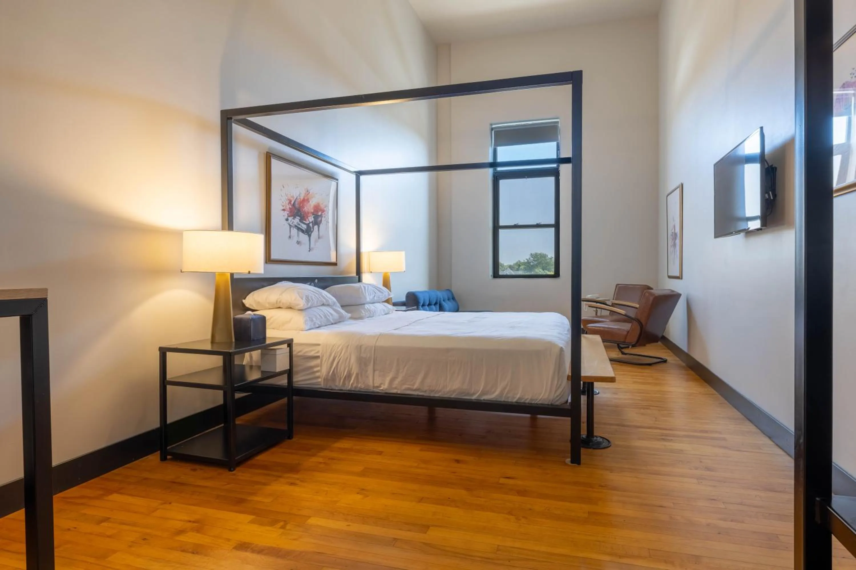 Bed in Hotel Grinnell, Ascend Hotel Collection