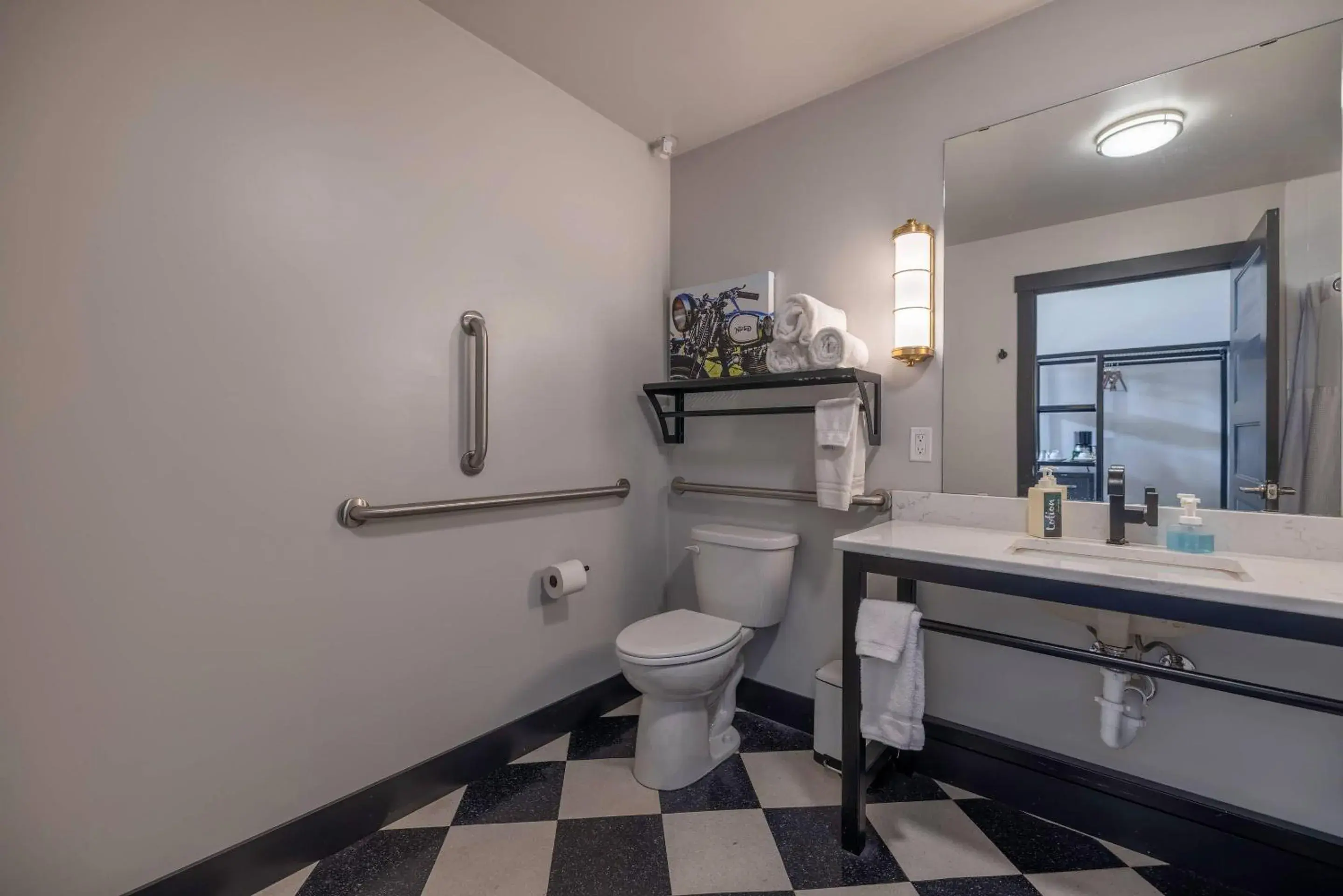 Bedroom in Hotel Grinnell, Ascend Hotel Collection Bedroom in Hotel Grinnell, Ascend Hotel Collection