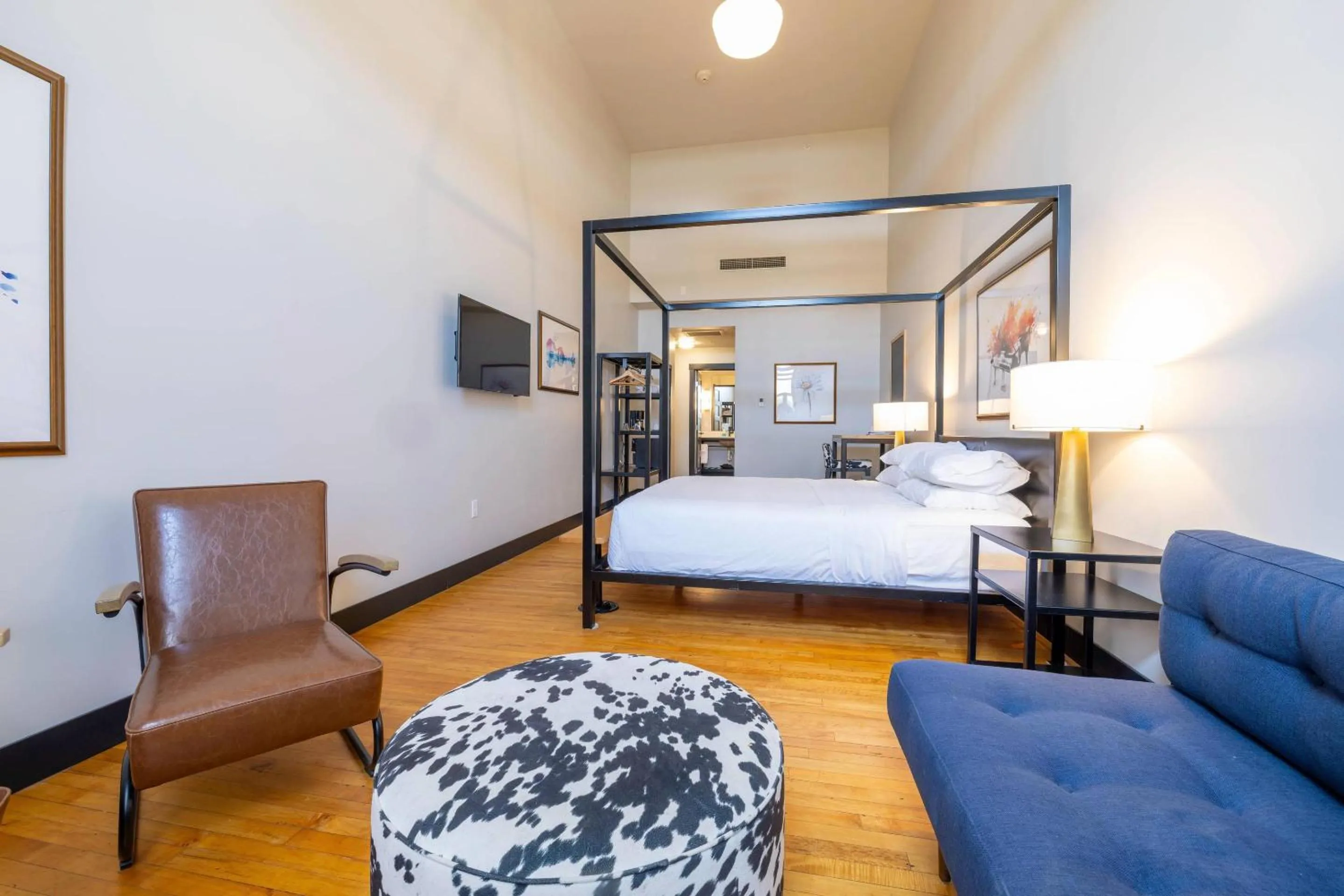 Bedroom, Bed in Hotel Grinnell, Ascend Hotel Collection