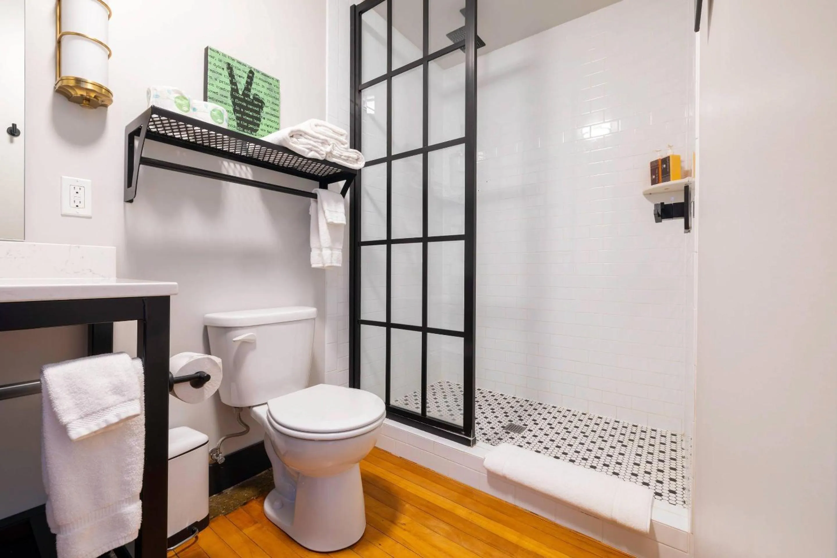 Bedroom in Hotel Grinnell, Ascend Hotel Collection