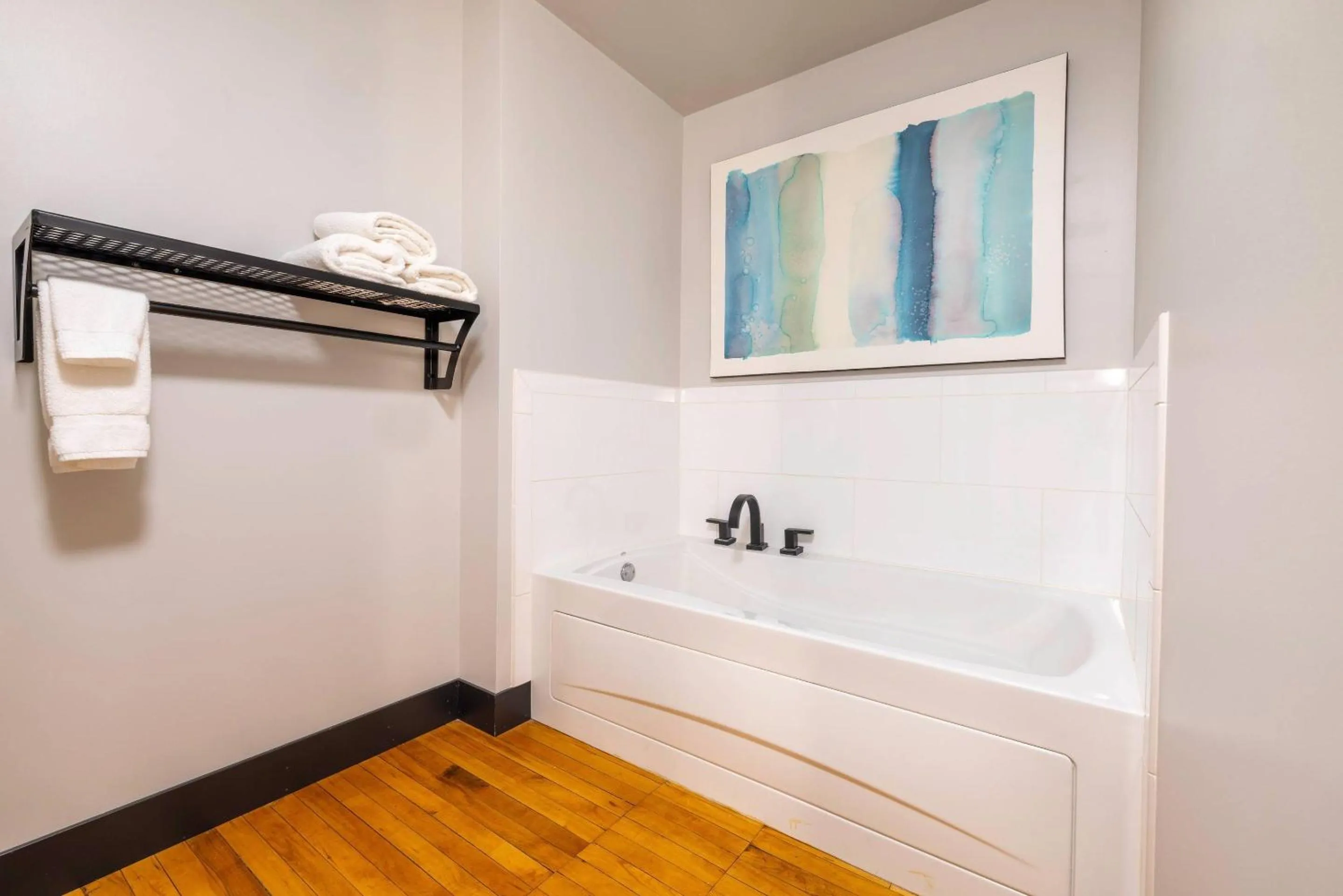 Bedroom in Hotel Grinnell, Ascend Hotel Collection