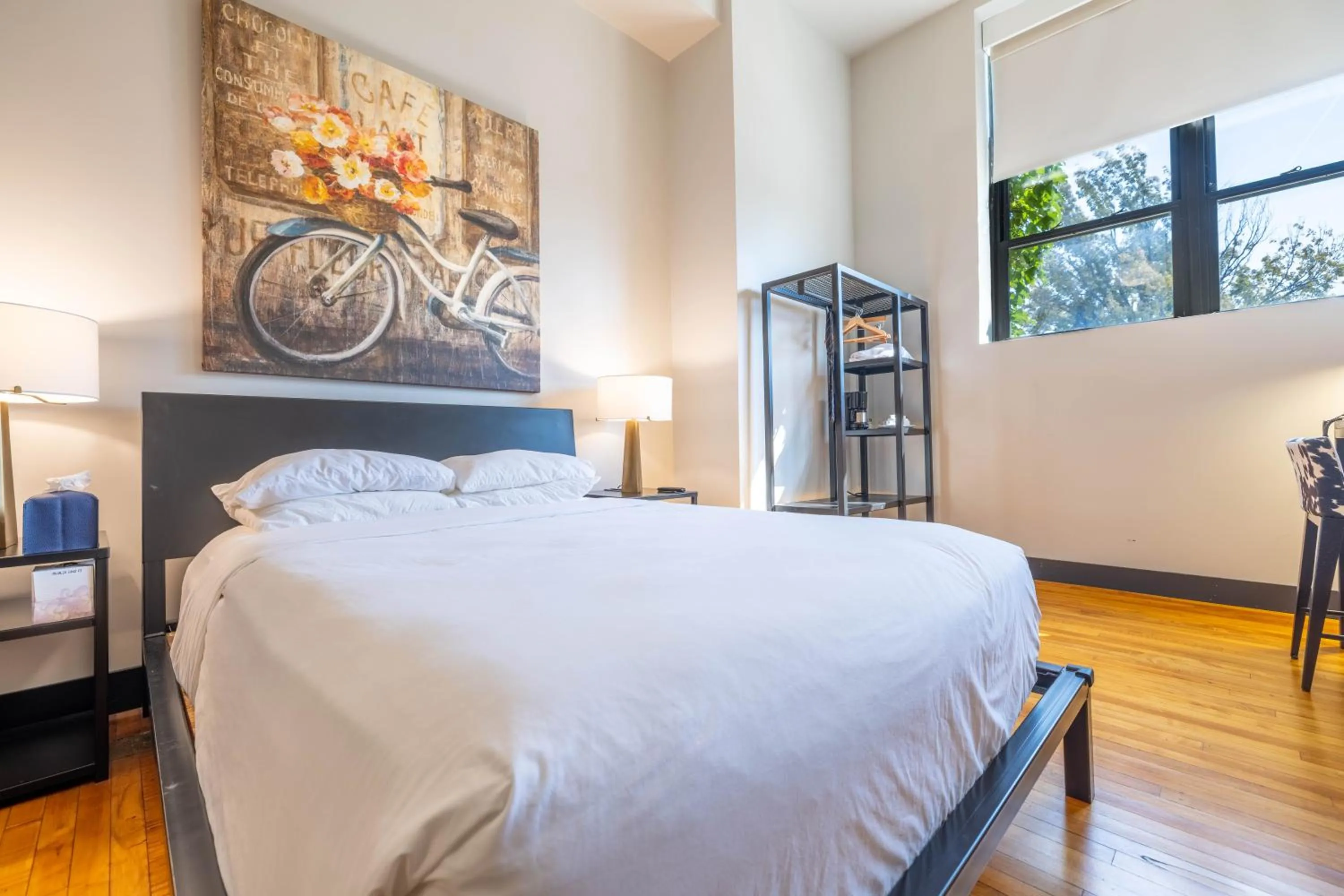 Bed in Hotel Grinnell, Ascend Hotel Collection