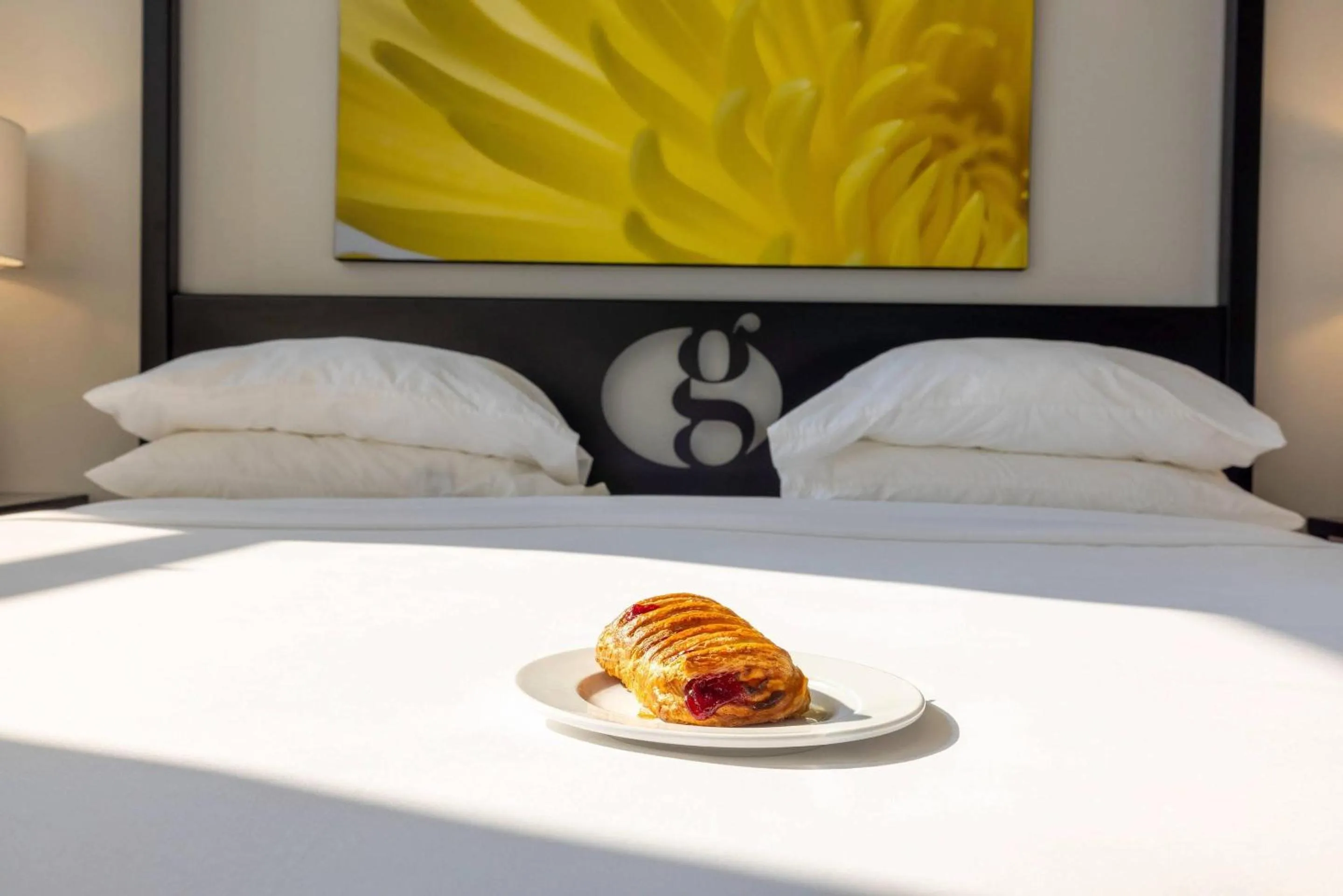 Bedroom, Bed in Hotel Grinnell, Ascend Hotel Collection