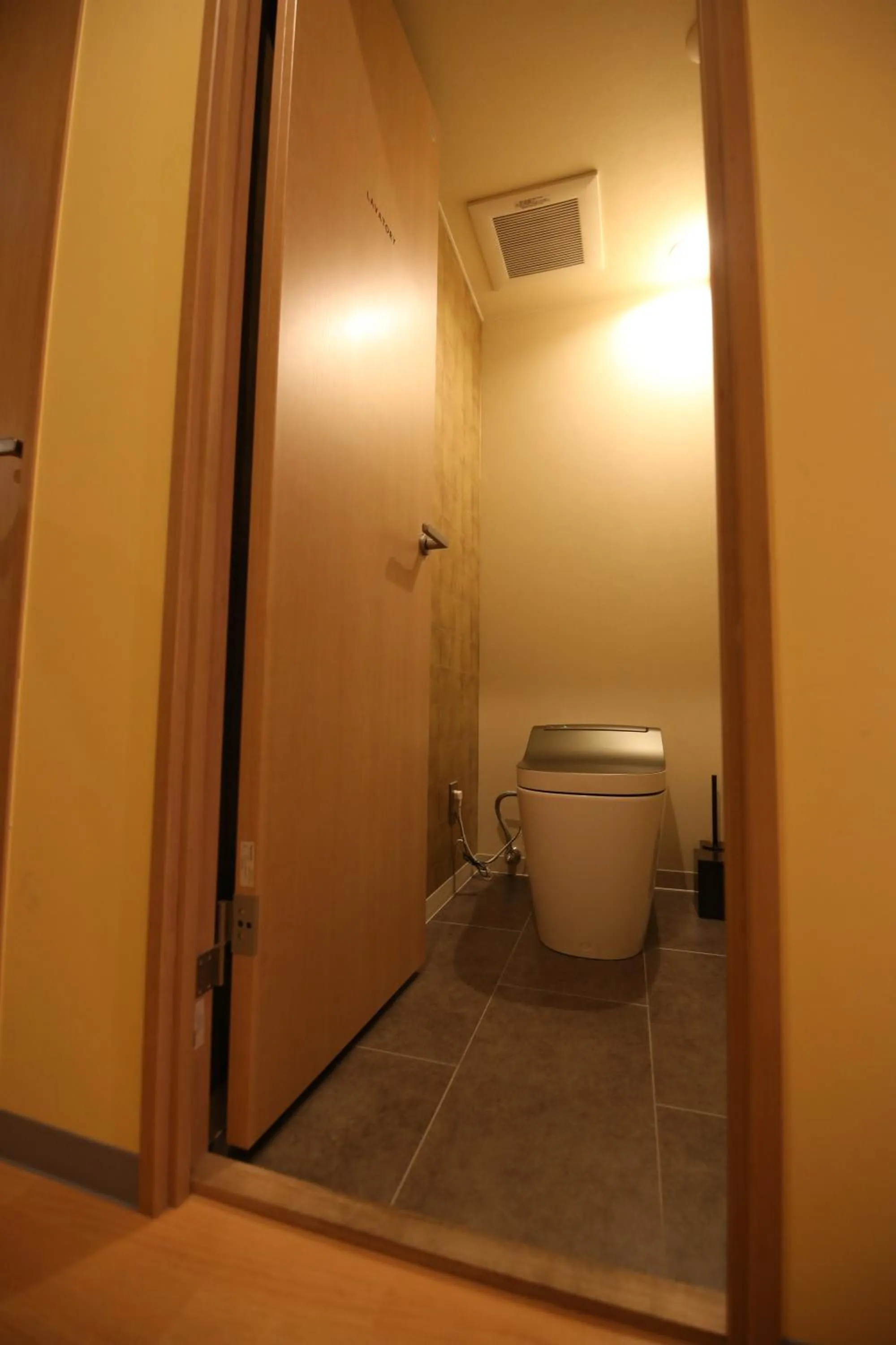 Toilet in Hibari House Guest house