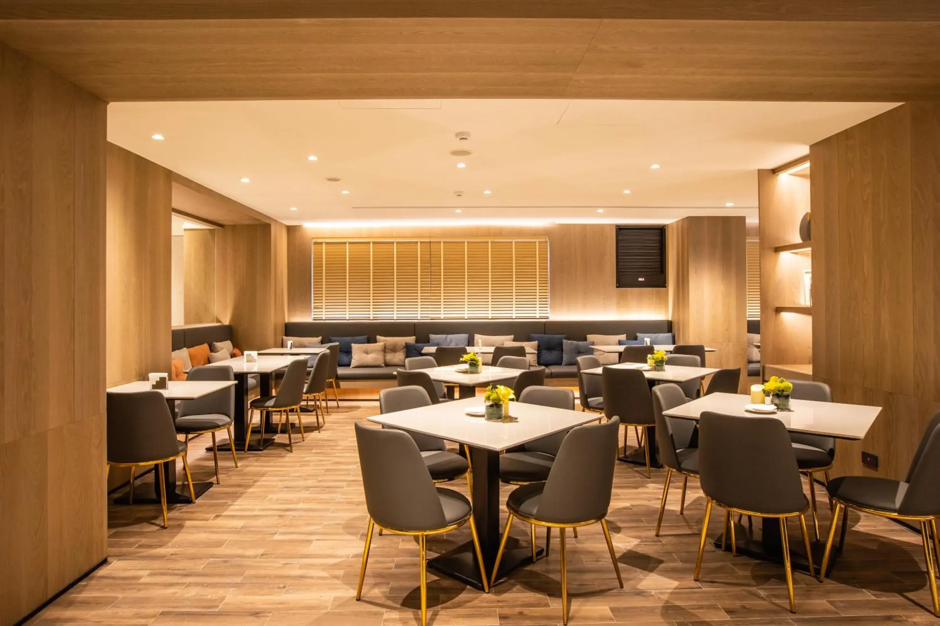 Restaurant/places to eat in Mega Hotel Restaurant/places to eat in Mega Hotel