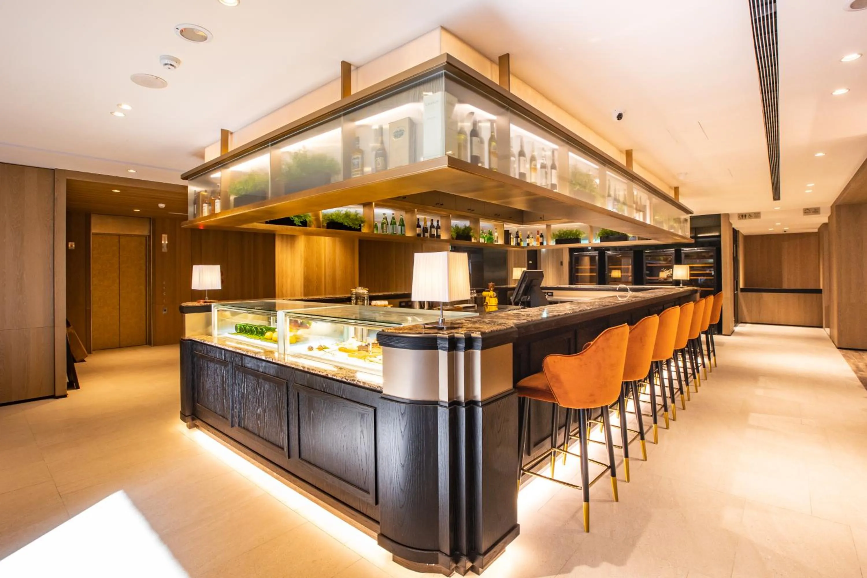 Restaurant/places to eat in Mega Hotel