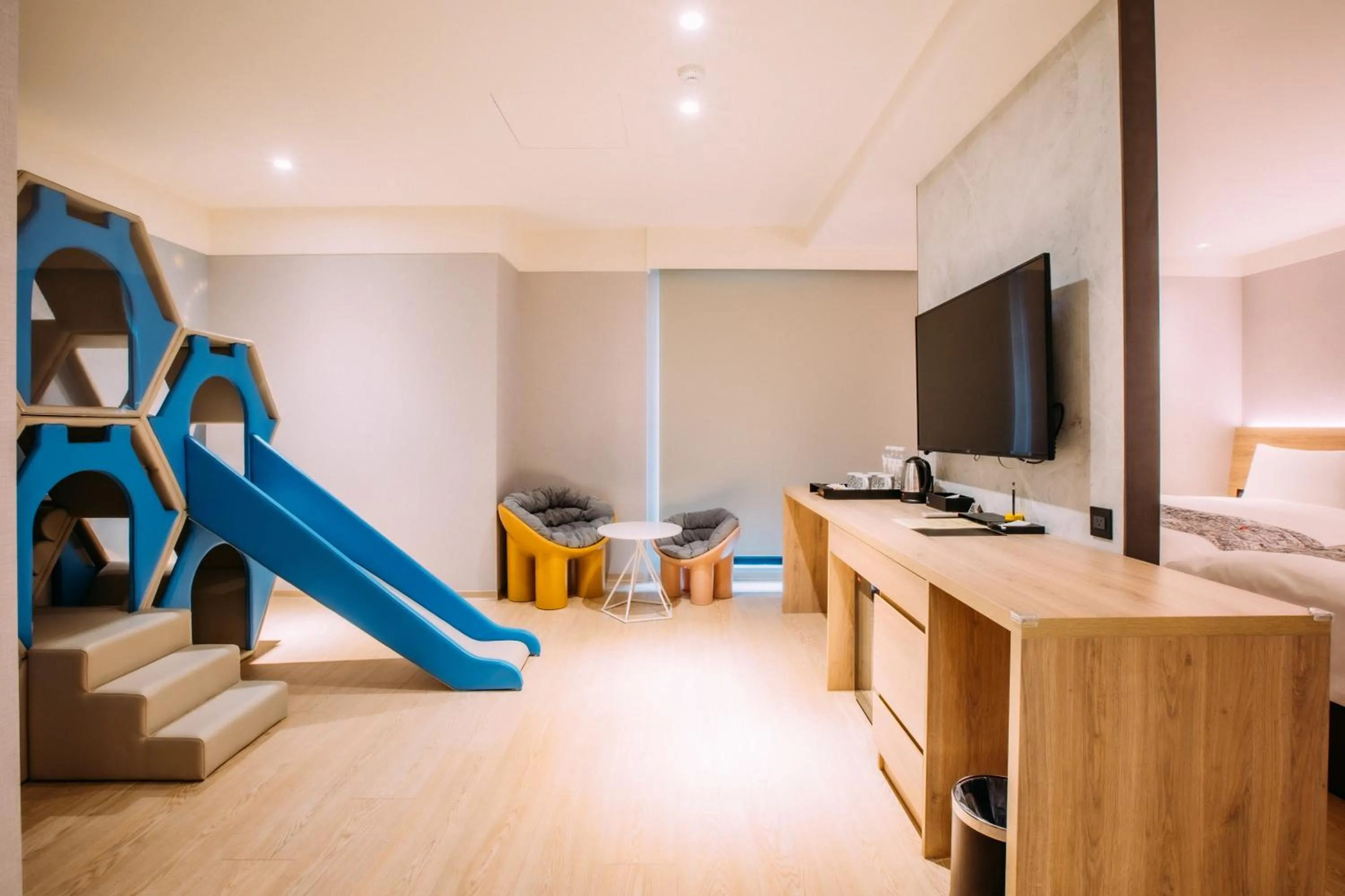 TV and multimedia in Mega Hotel