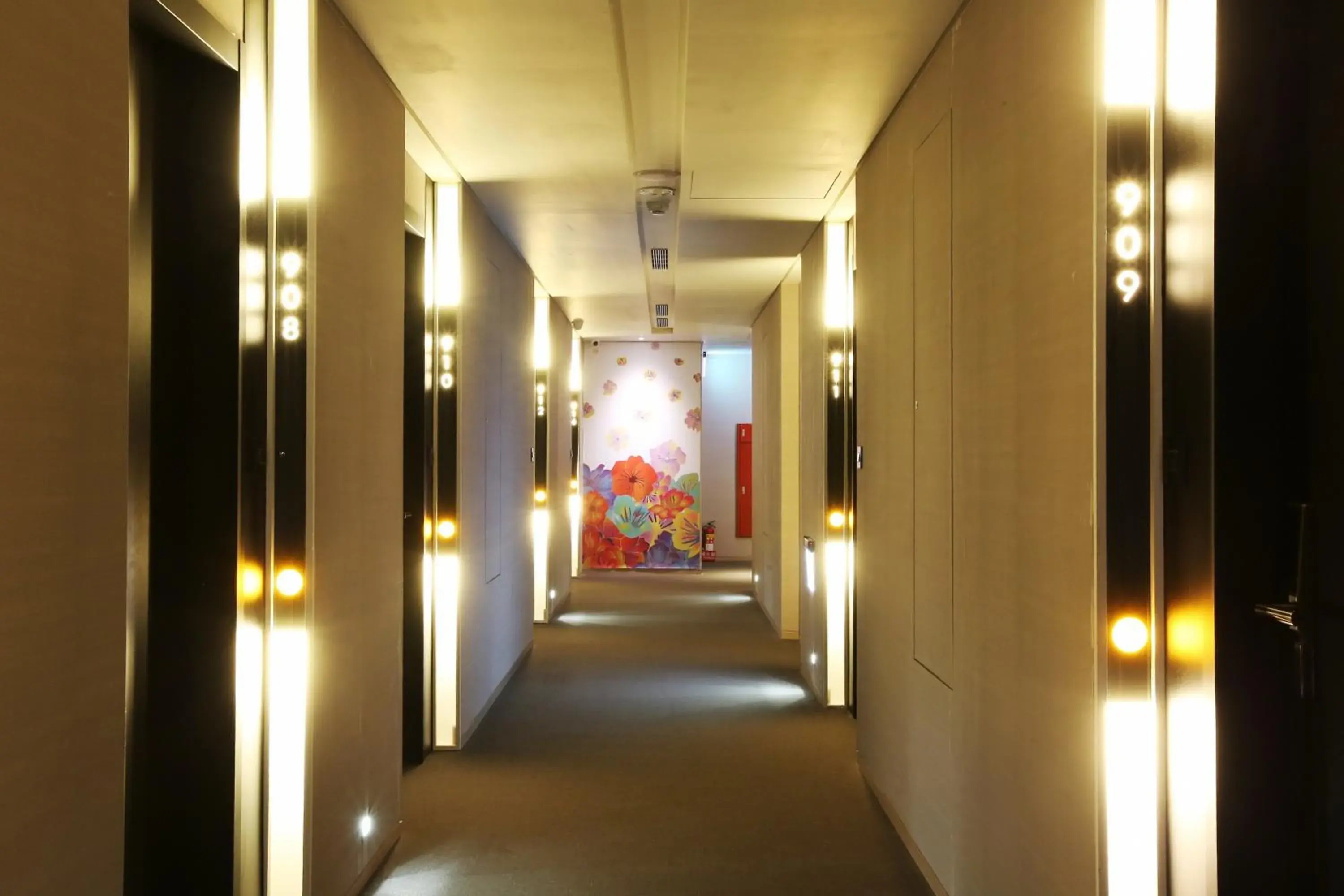 On site, Bed in Mega Hotel On site, Bed in Mega Hotel