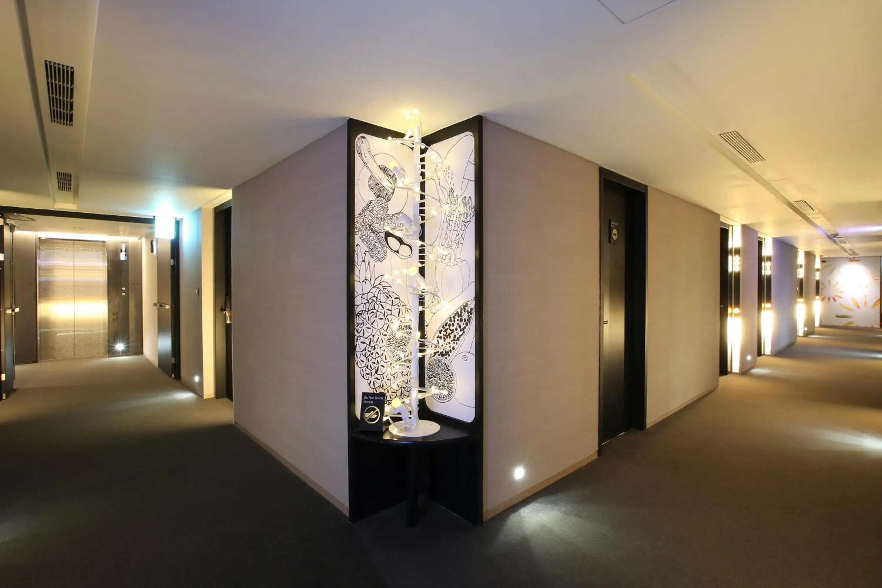 On site, Bed in Mega Hotel On site, Bed in Mega Hotel