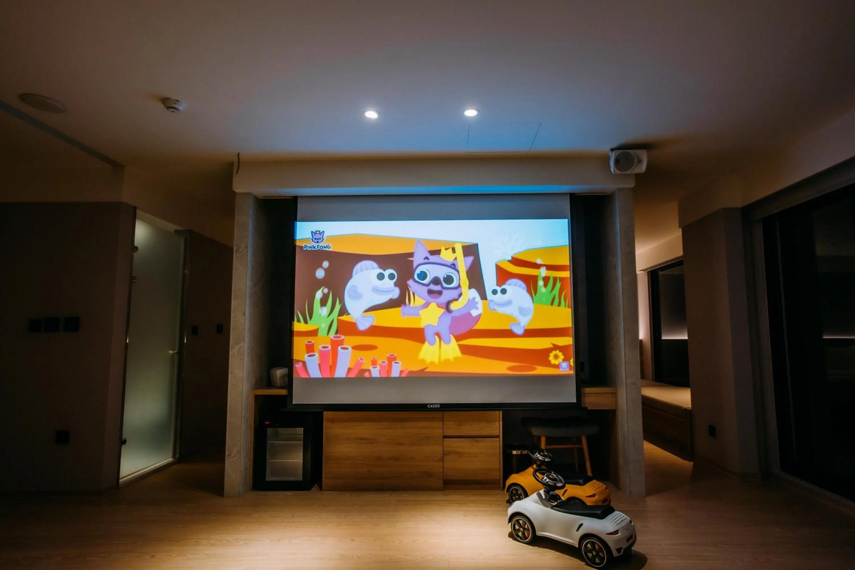 TV and multimedia in Mega Hotel