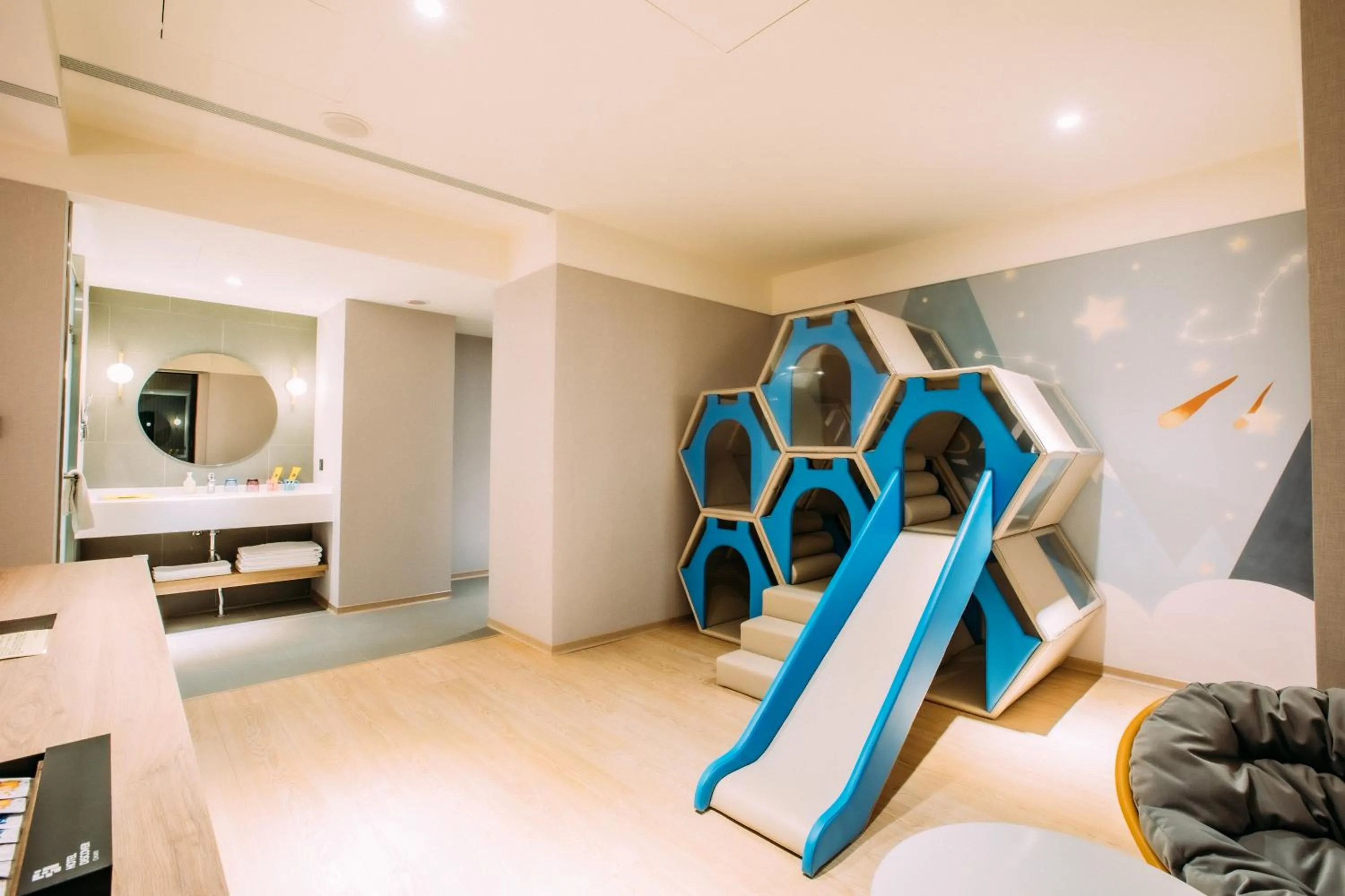 Photo of the whole room in Mega Hotel