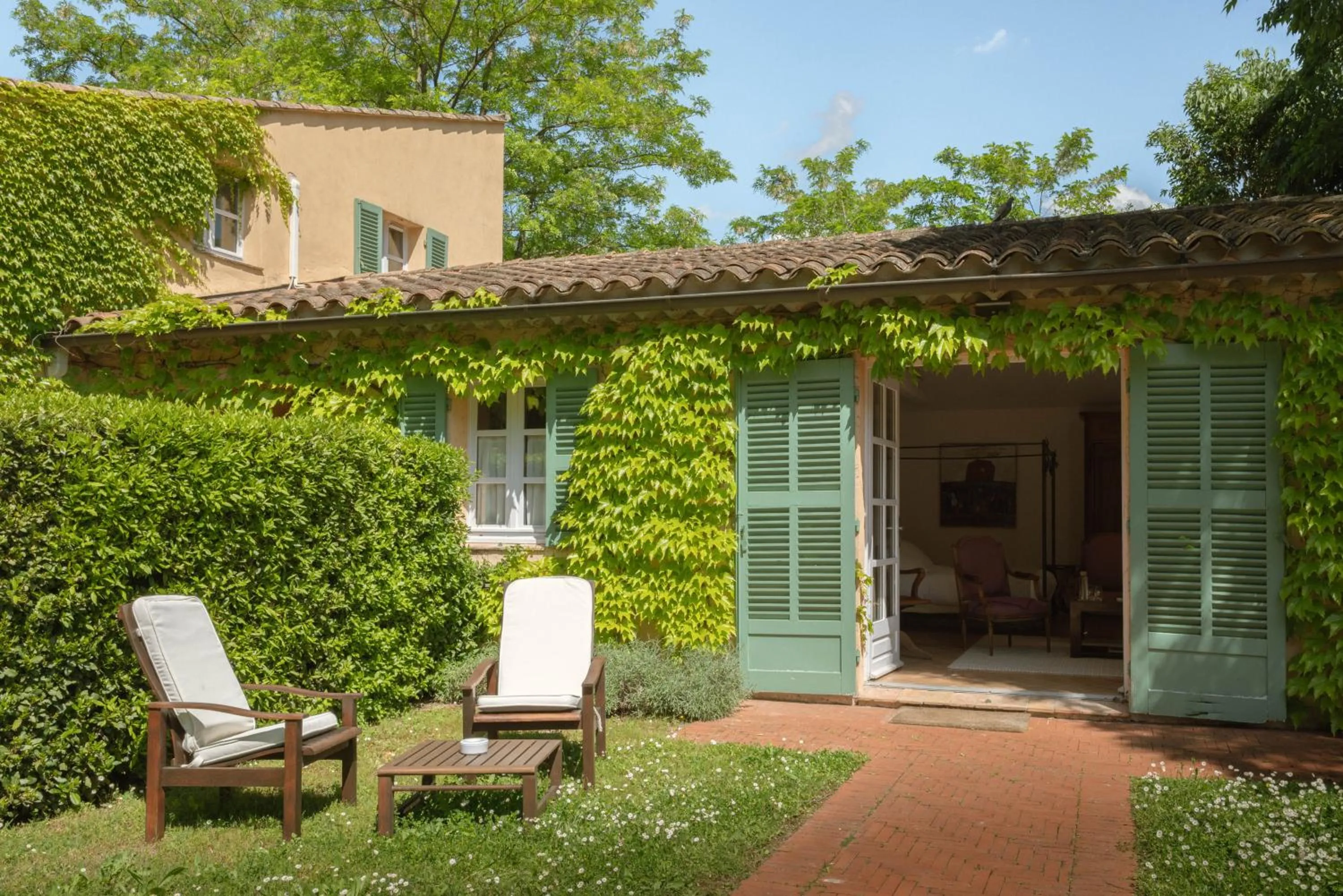 Garden in Hostellerie De L'abbaye De La Celle - Teritoria