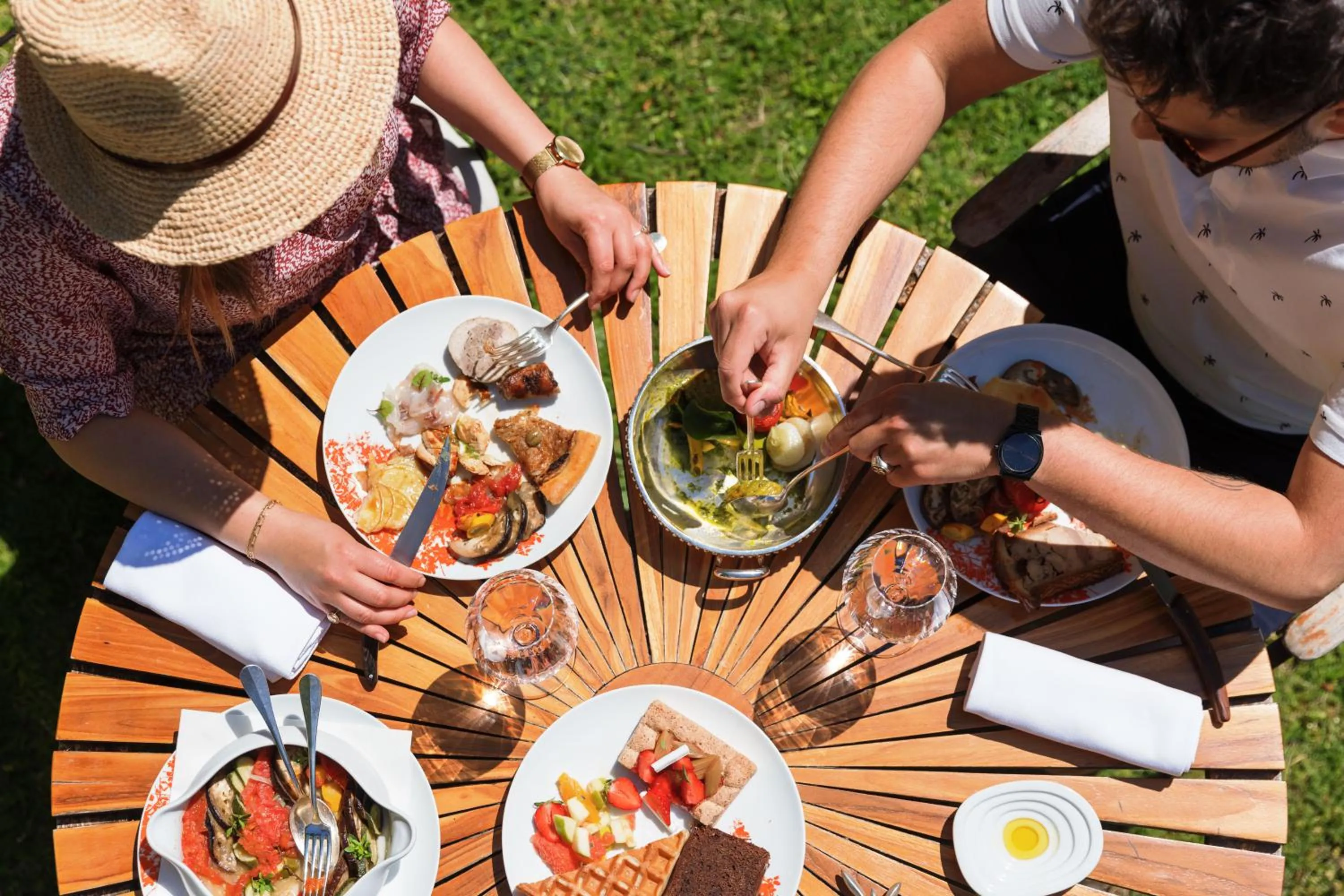 Food and drinks in Hostellerie De L'abbaye De La Celle - Teritoria