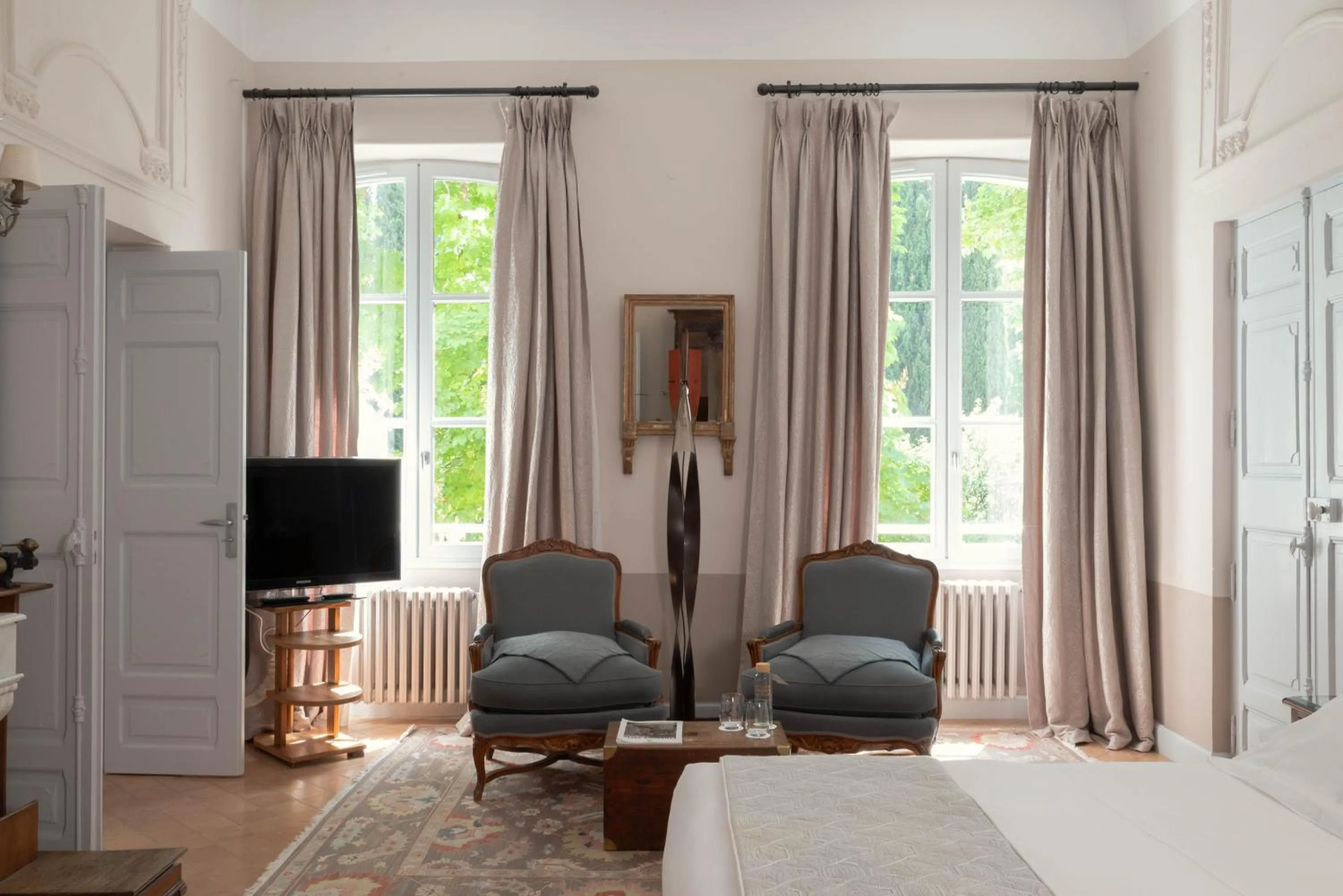 Bedroom, Bed in Hostellerie De L'abbaye De La Celle - Teritoria