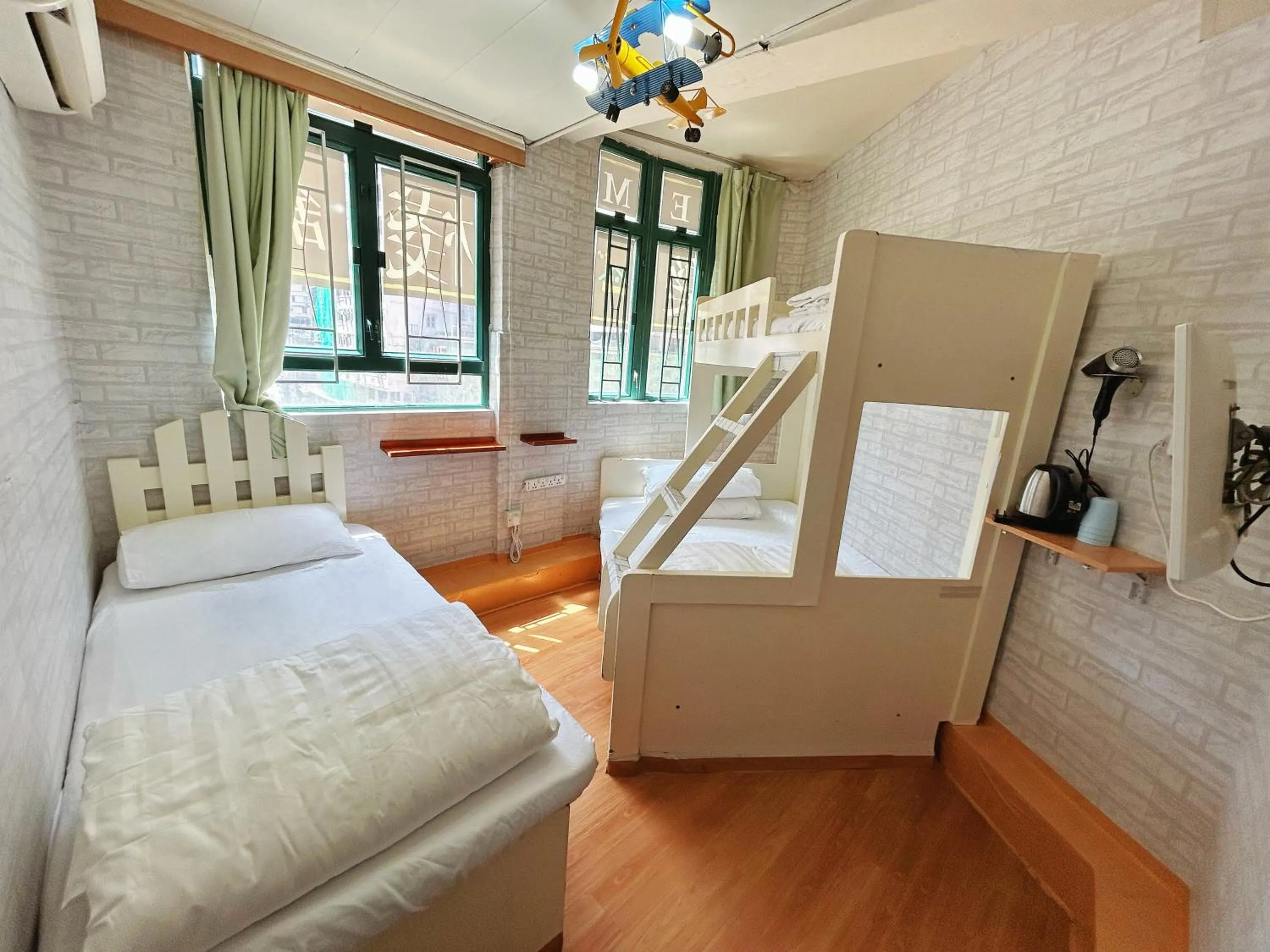 Bed in Cozy Inn Jordan Station