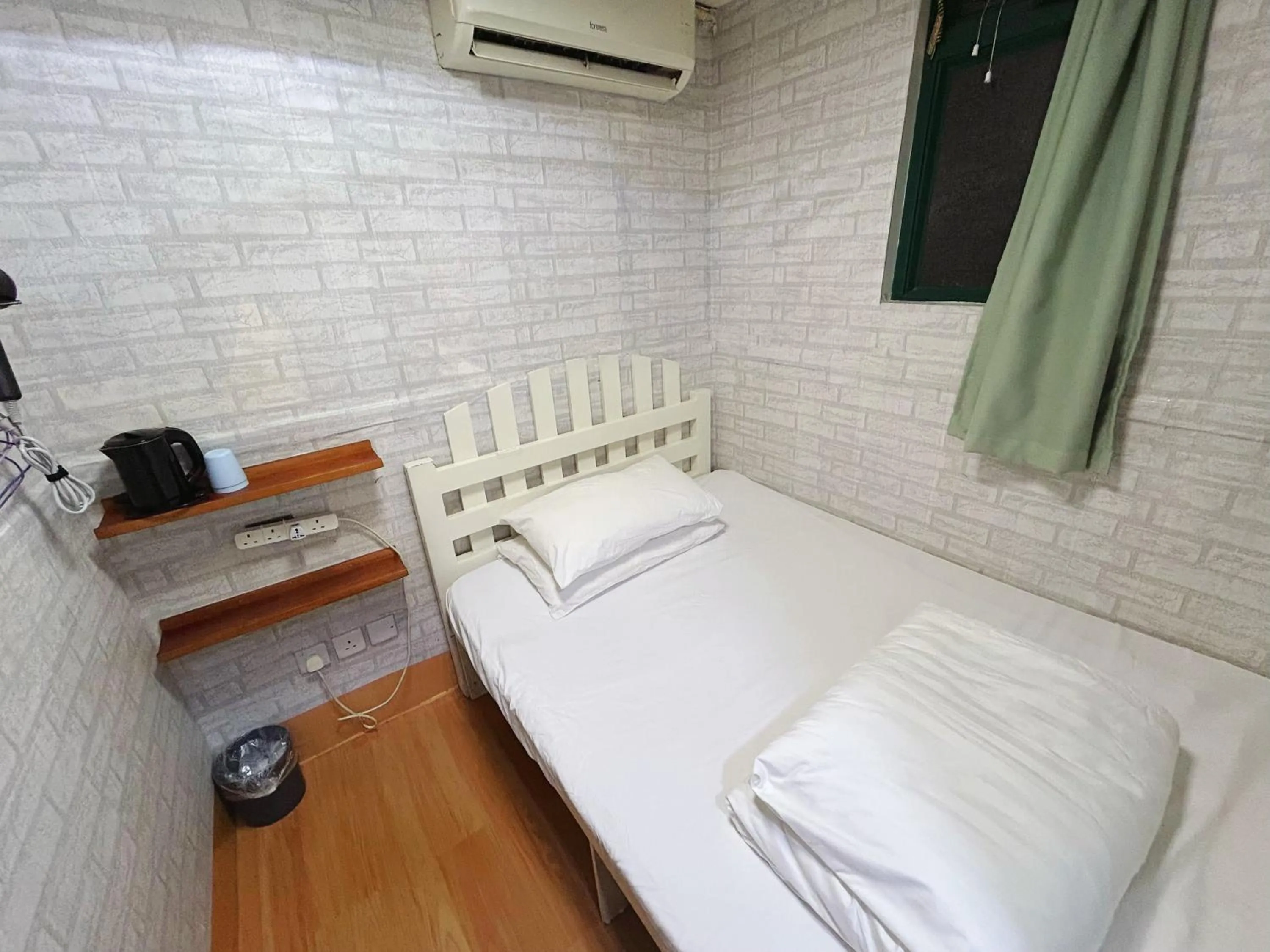 Bed in Cozy Inn Jordan Station