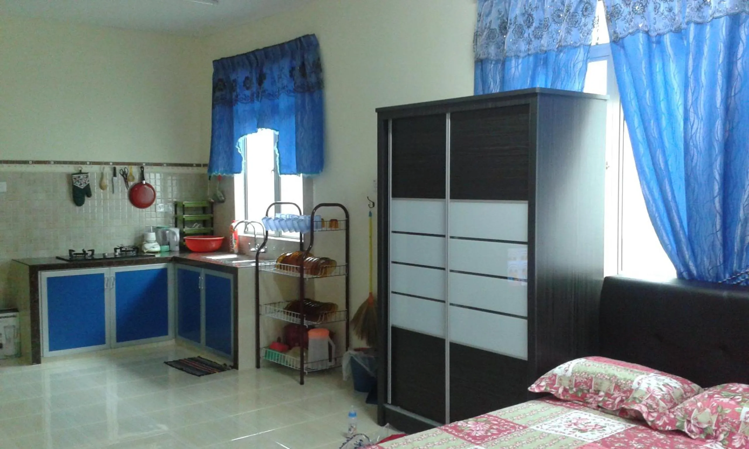 Kitchen or kitchenette, Bed in Homestay Kg Paya D Jitra