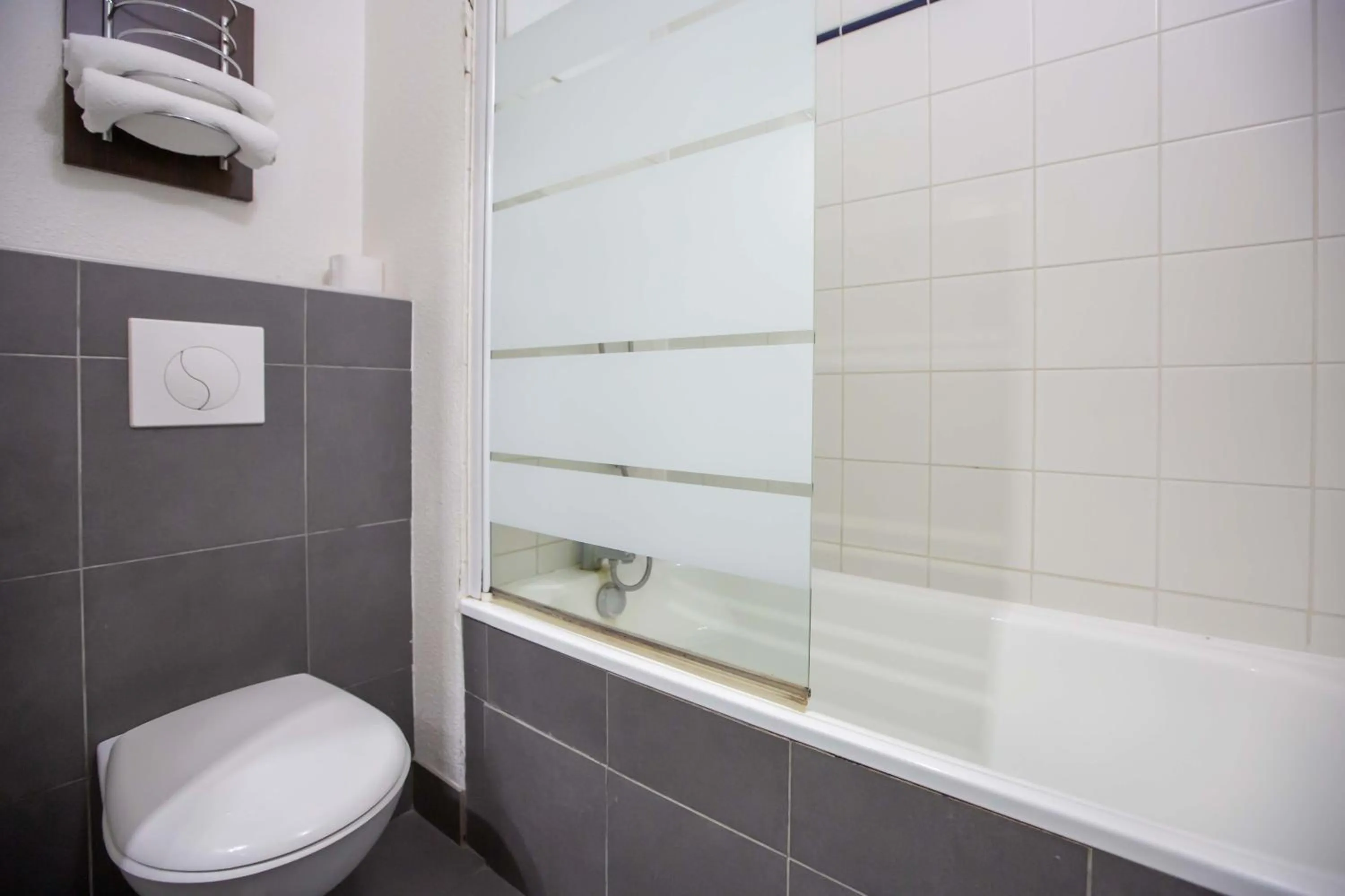 Bathroom in HOTEL l'EAUBONNE