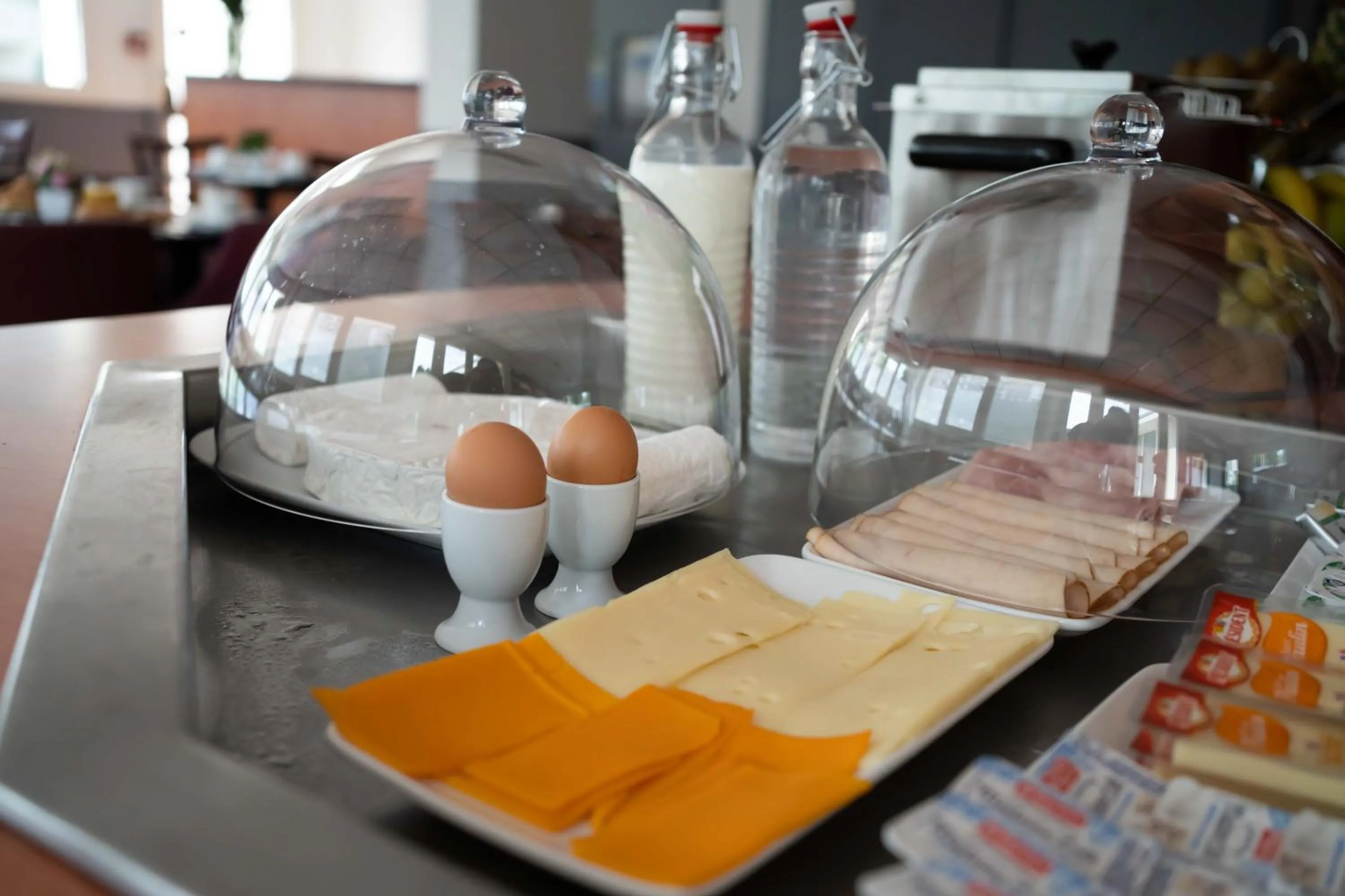 Buffet breakfast in HOTEL l'EAUBONNE