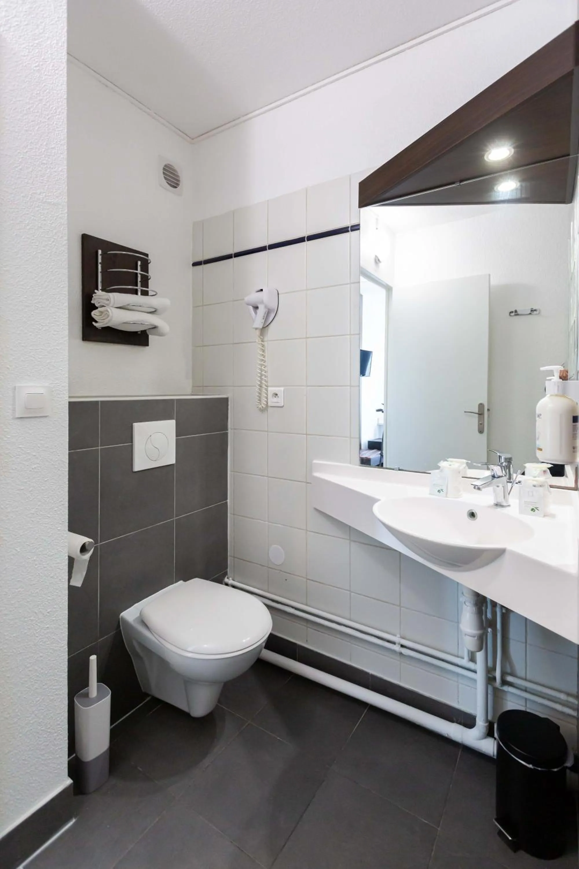 Bathroom in HOTEL l'EAUBONNE