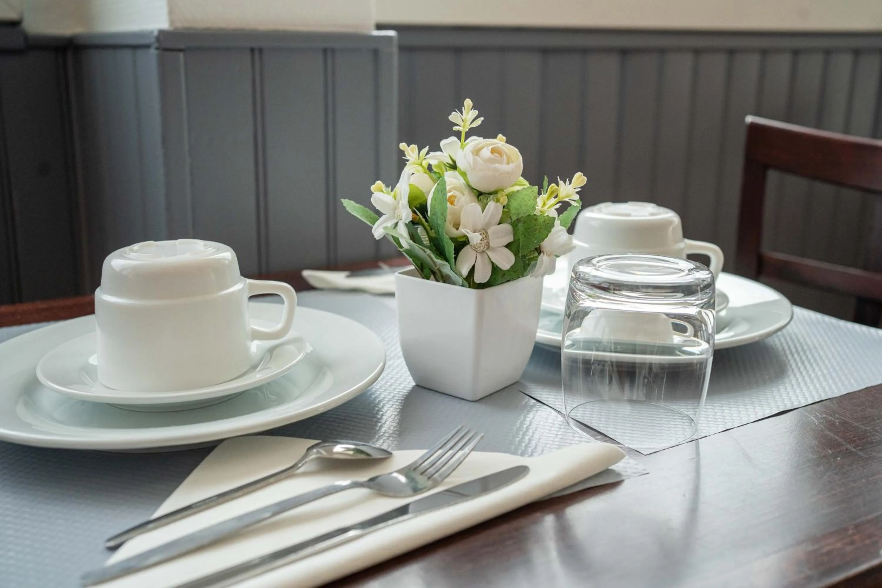 Lounge or bar in HOTEL l'EAUBONNE