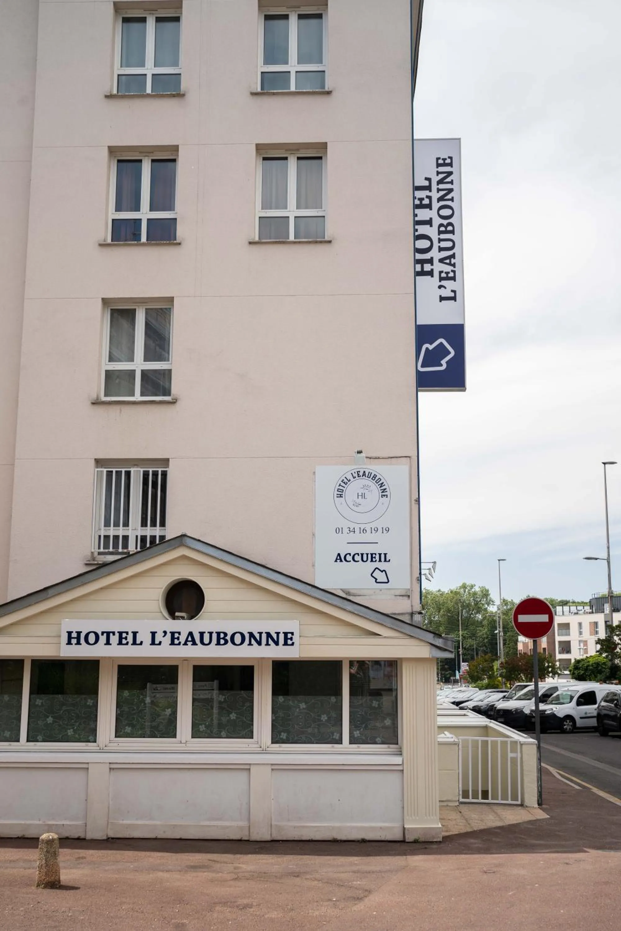 Property building in HOTEL l'EAUBONNE