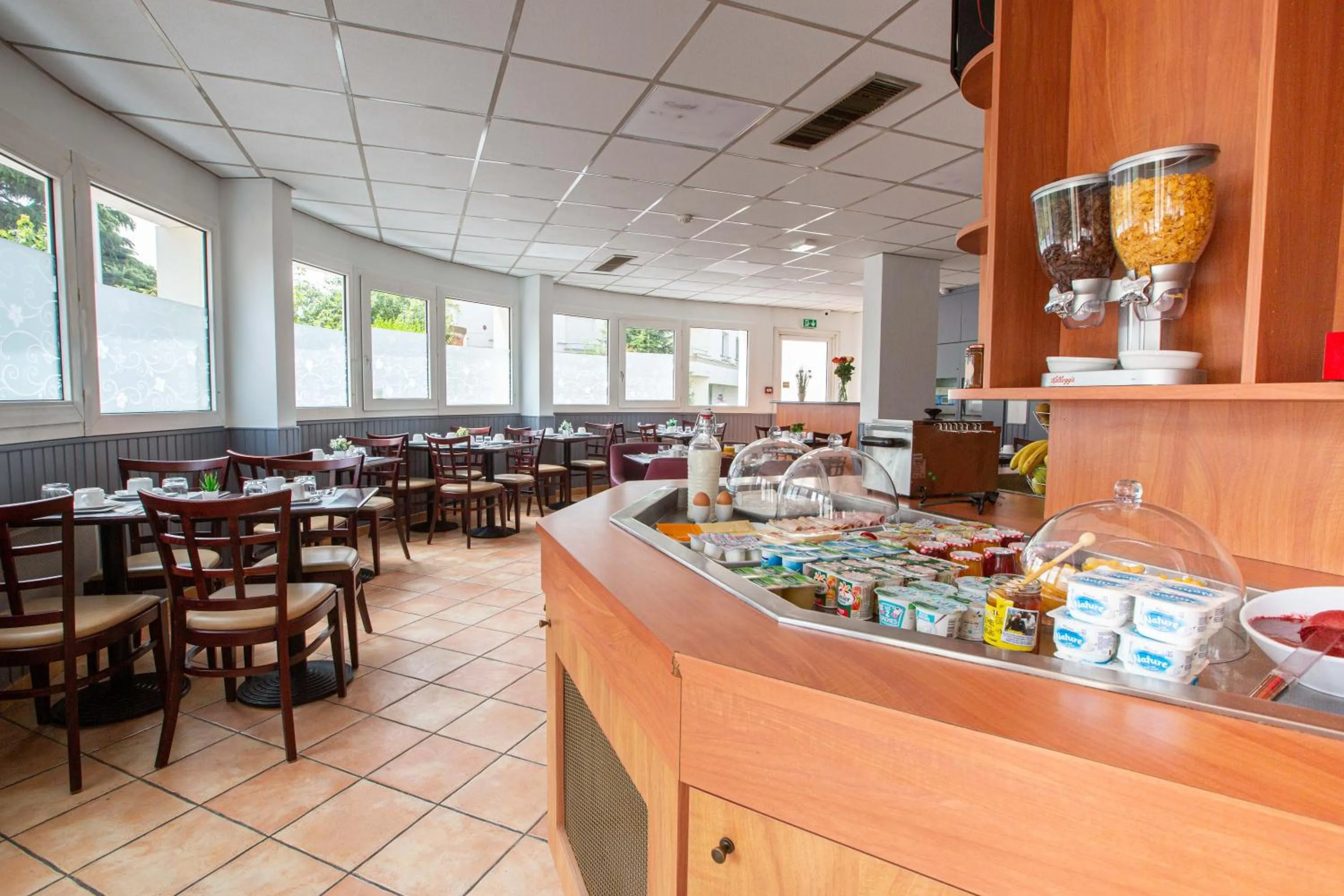 Buffet breakfast in HOTEL l'EAUBONNE