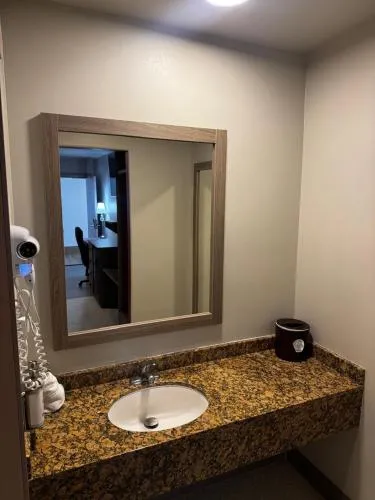 Spring Water Hotel & Suites