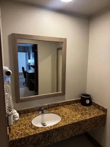 Triple Room in Spring Water Hotel & Suites Triple Room in Spring Water Hotel & Suites