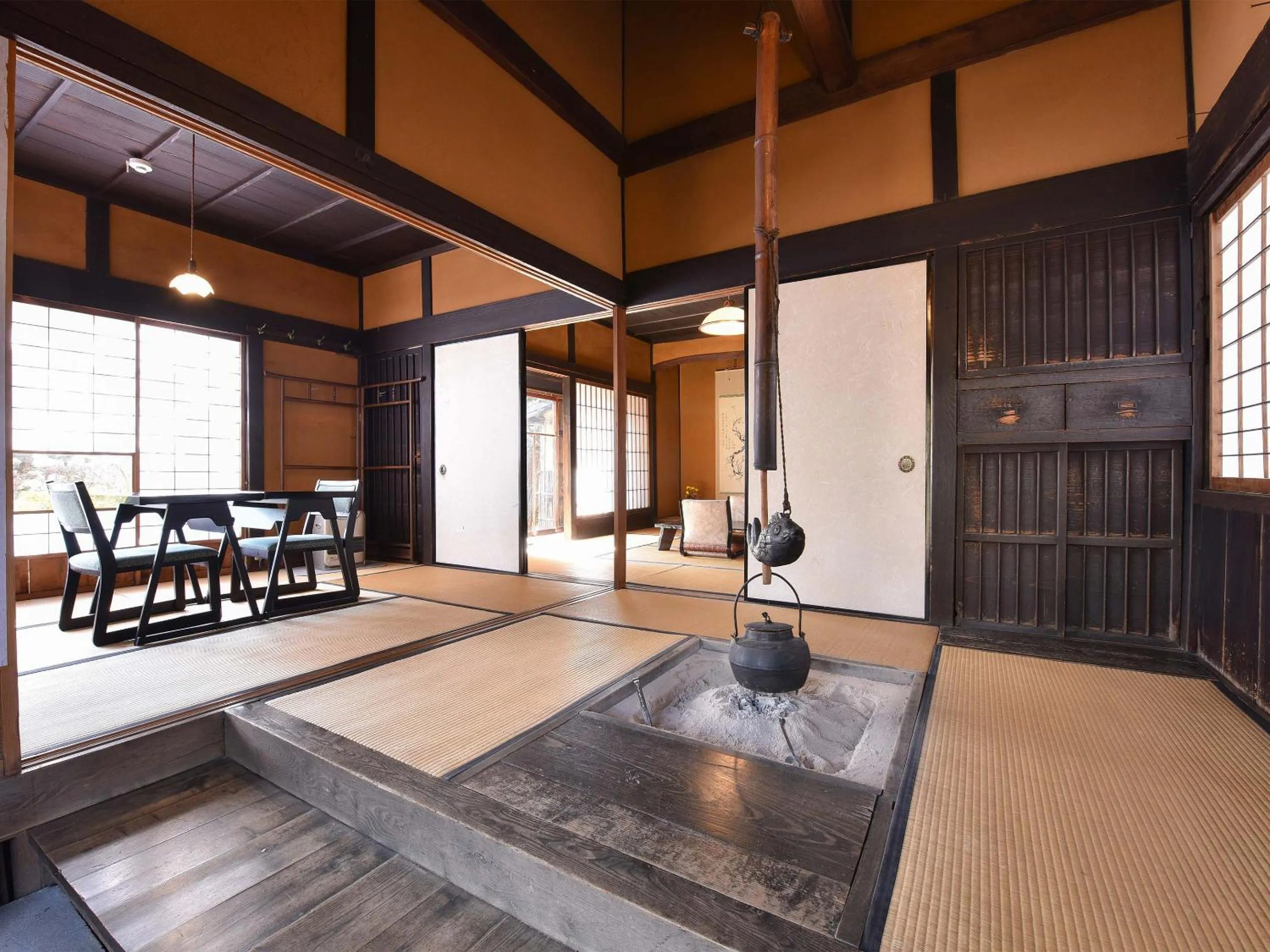 Photo of the whole room in Nagataki