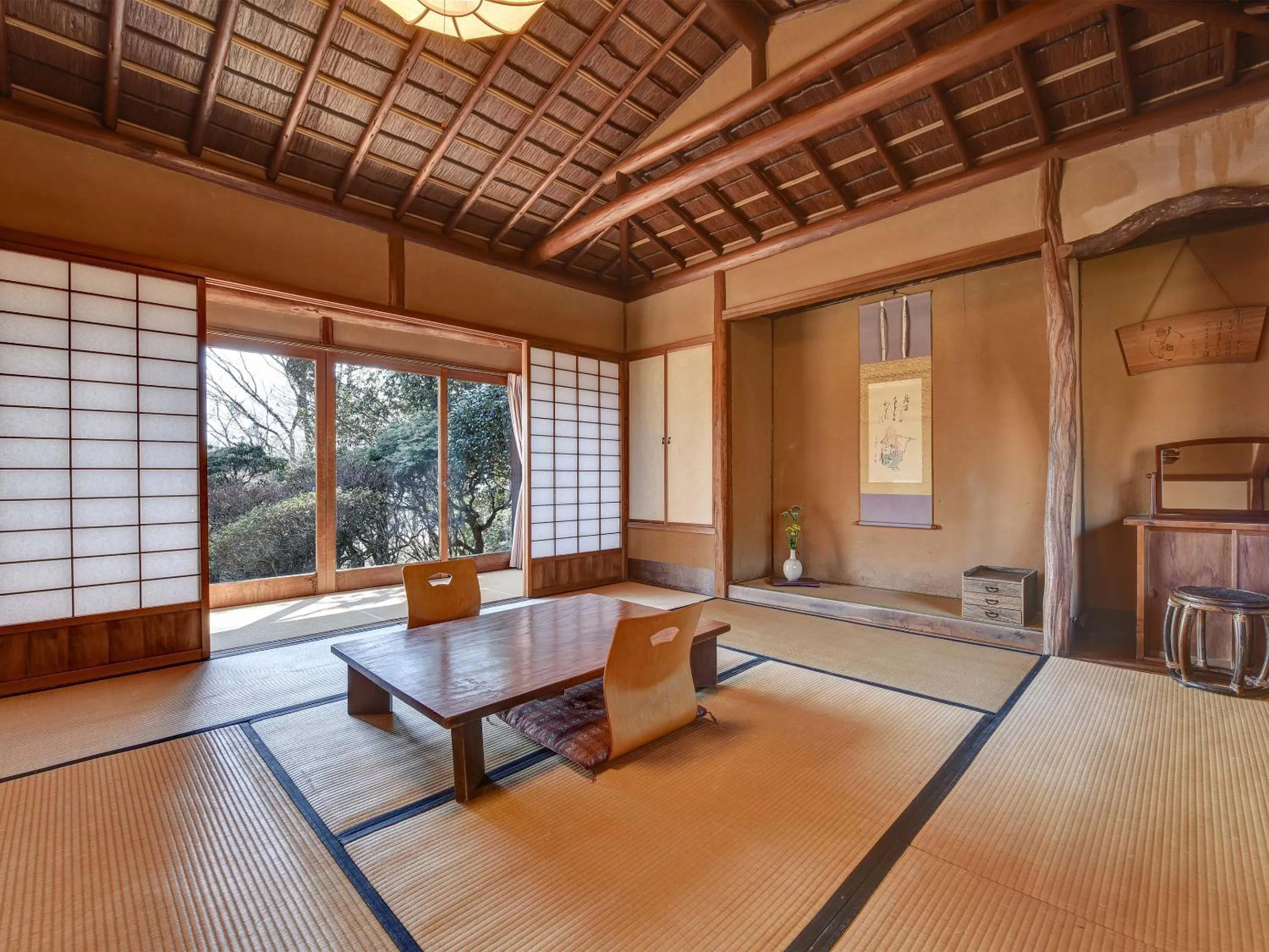 Photo of the whole room in Nagataki