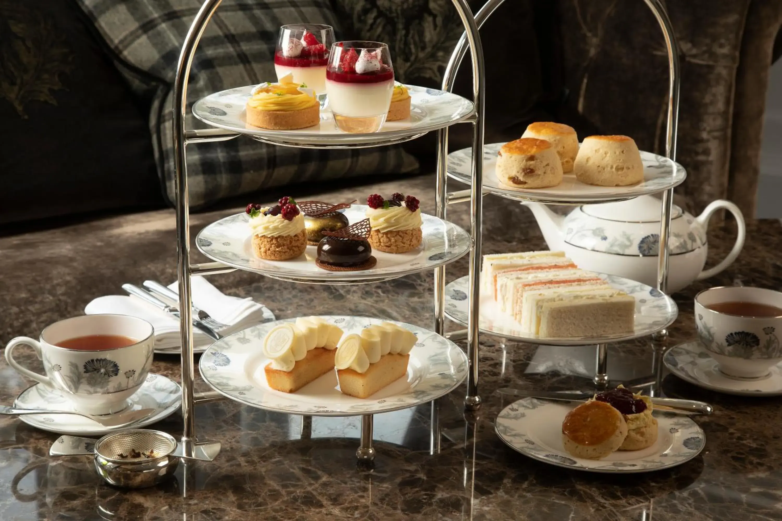 Food and drinks in Cameron House on Loch Lomond Food and drinks in Cameron House on Loch Lomond