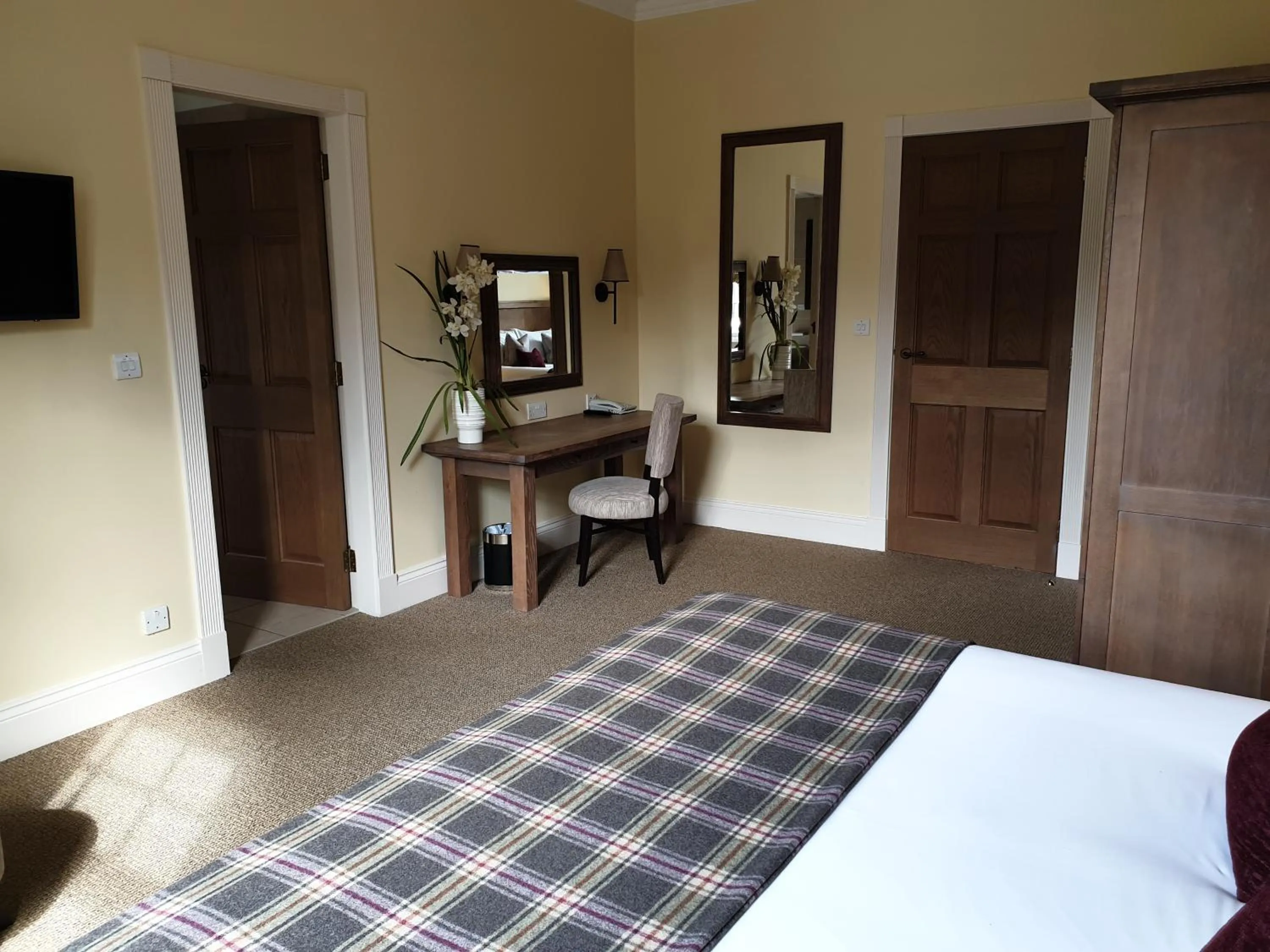 Bedroom, Bed in Cameron House on Loch Lomond