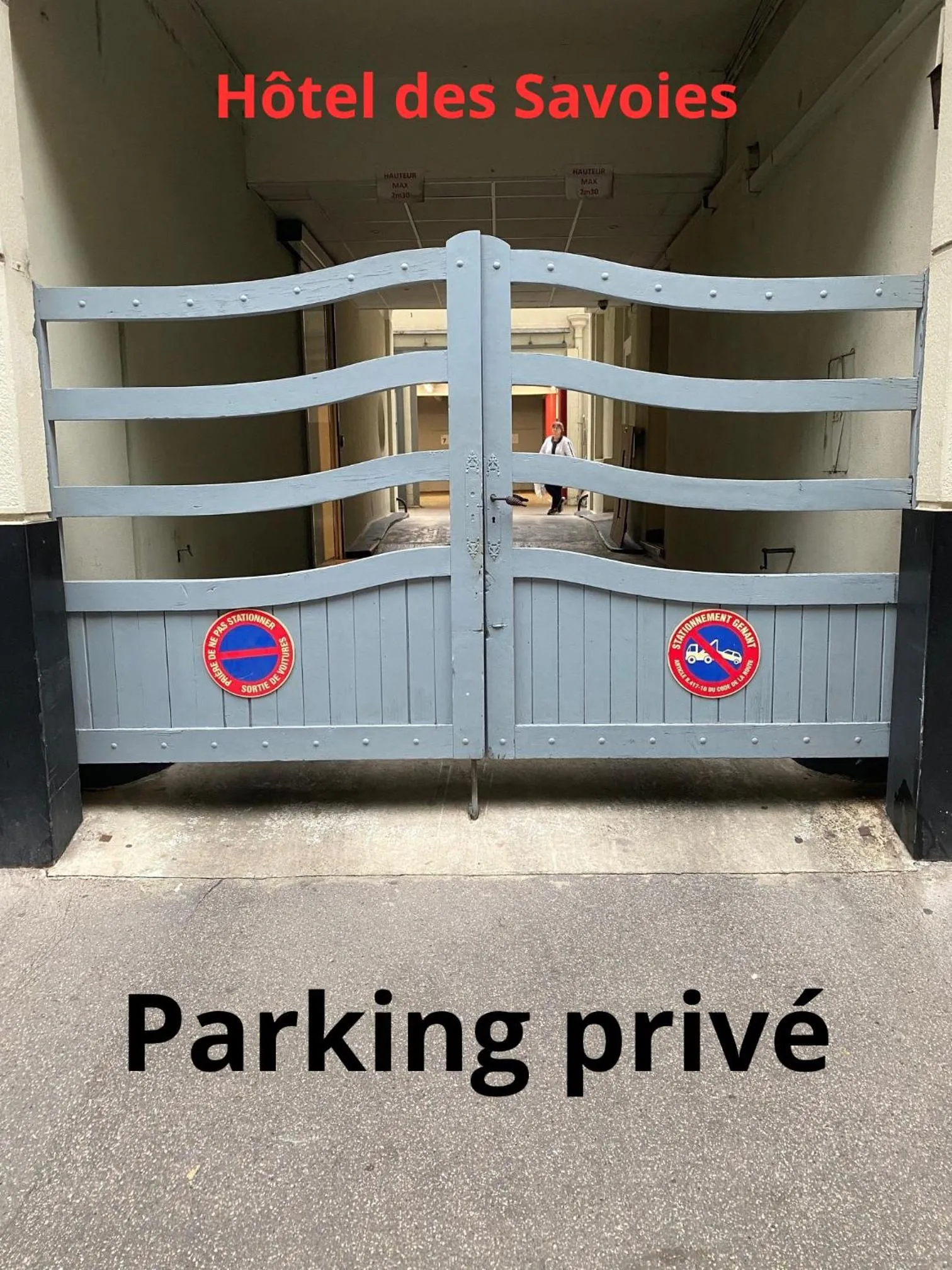 Parking in Hotel des Savoies Lyon Perrache