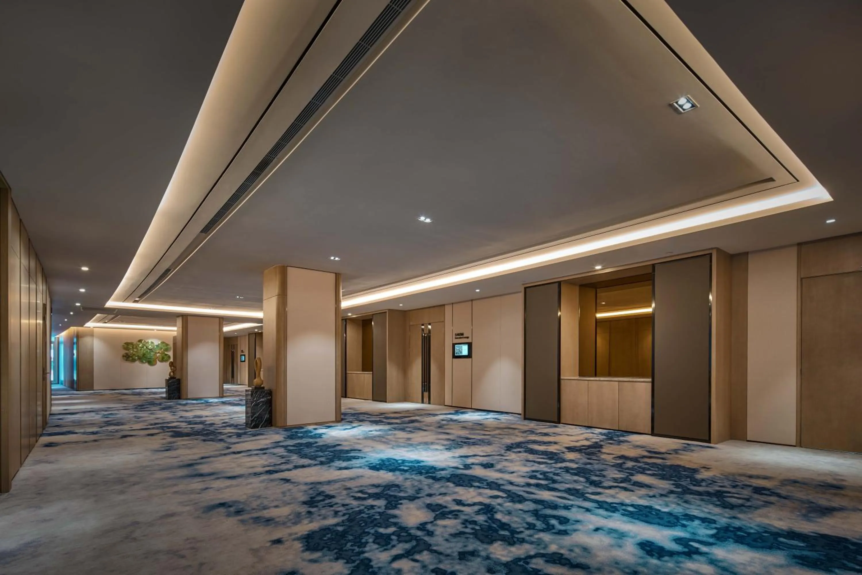 Business facilities in The QUBE Hotel Shanghai Hongqiao