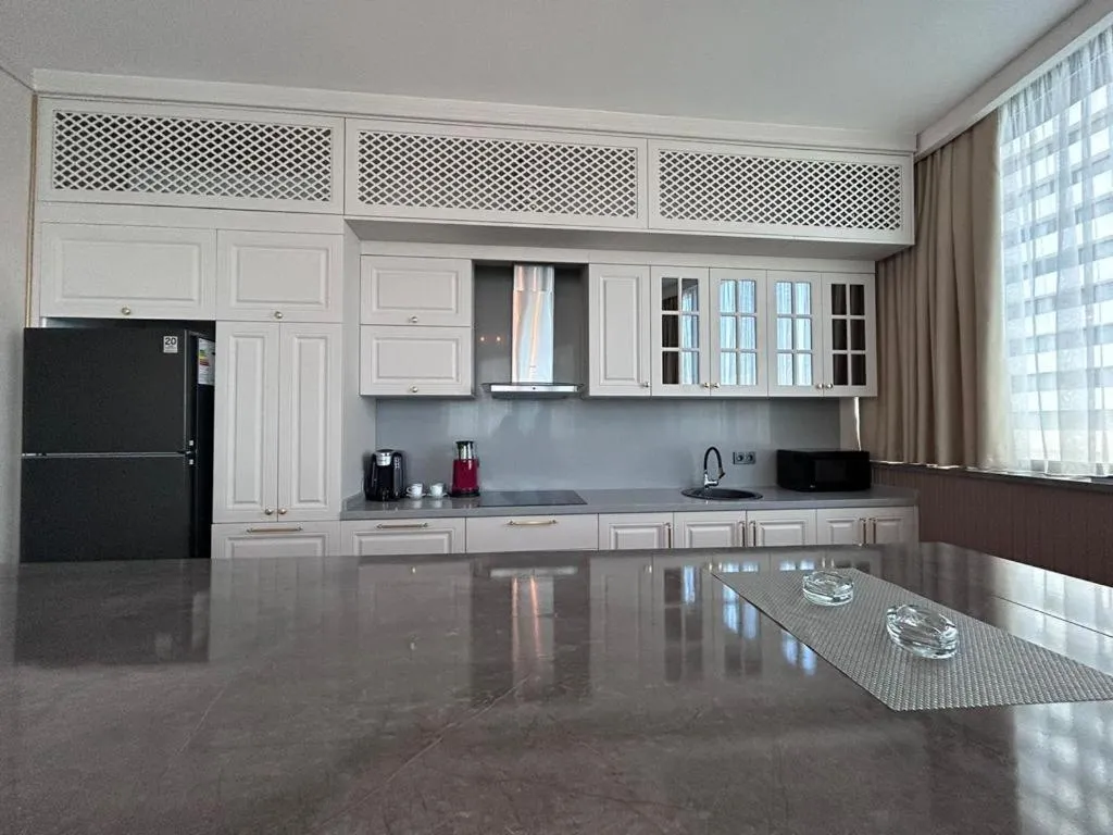 Kitchen or kitchenette in Sky Tower King Hotel