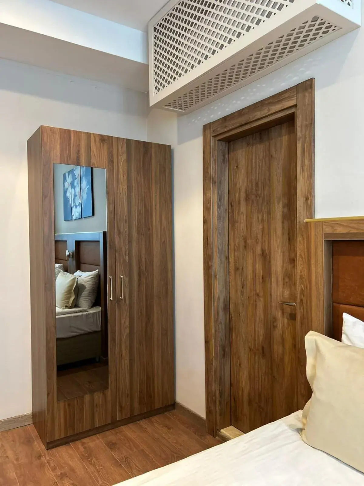 wardrobe, Bed in Sky Tower King Hotel wardrobe, Bed in Sky Tower King Hotel