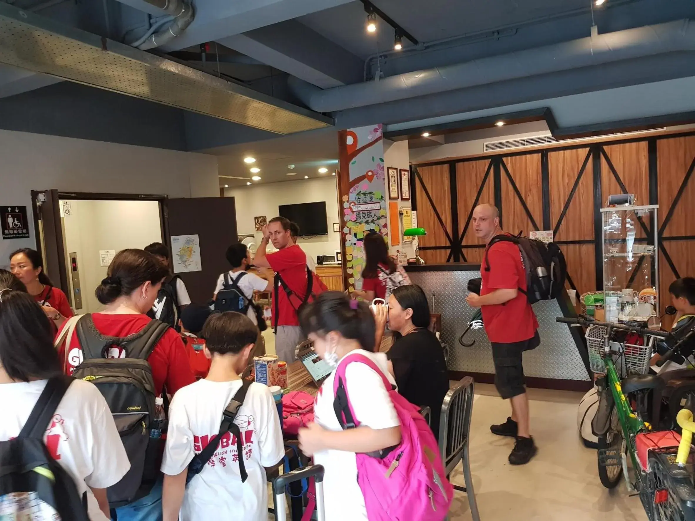 People, Restaurant/Places to Eat in Taipei Travelers International Hostel