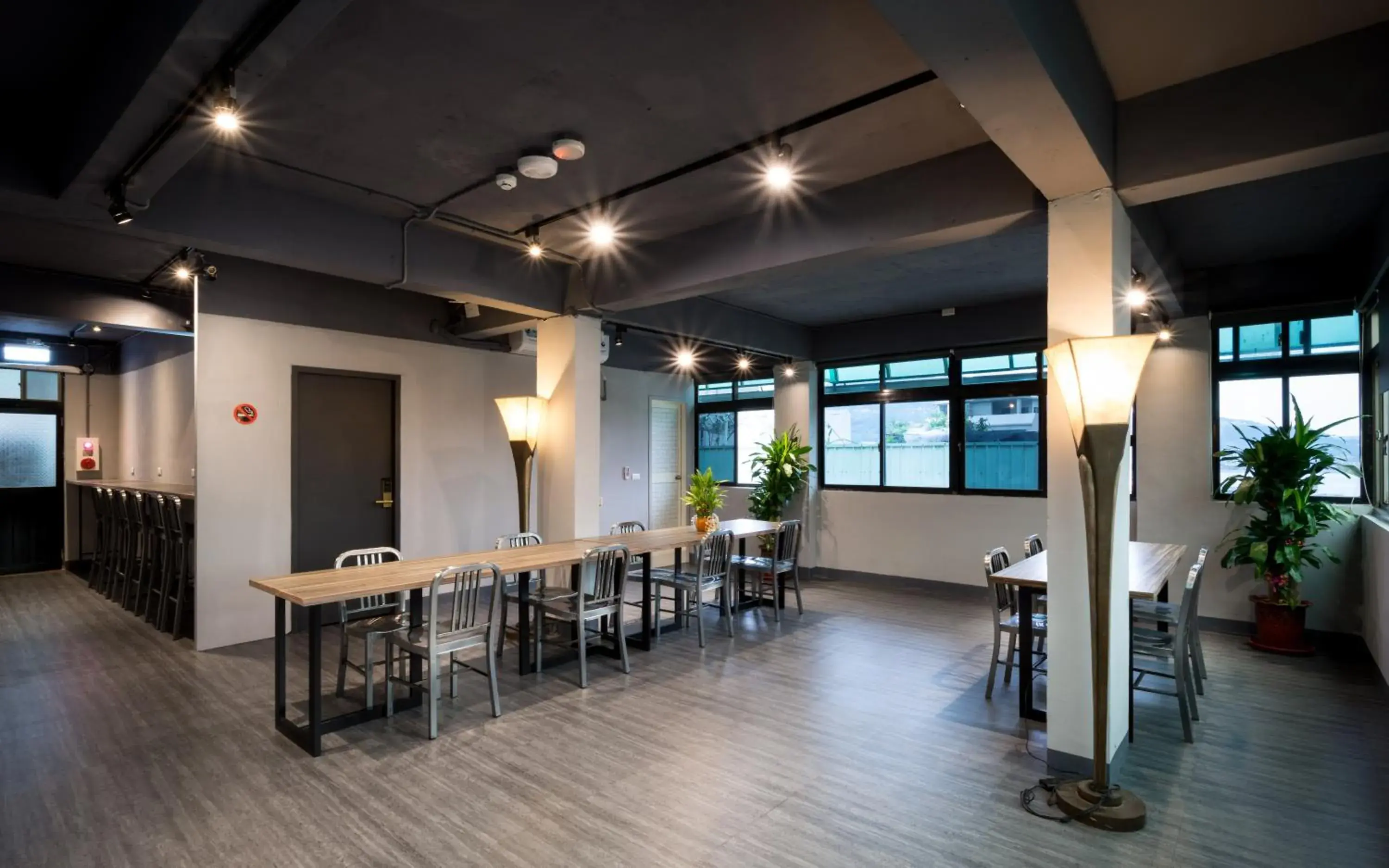 Business facilities in Taipei Travelers International Hostel