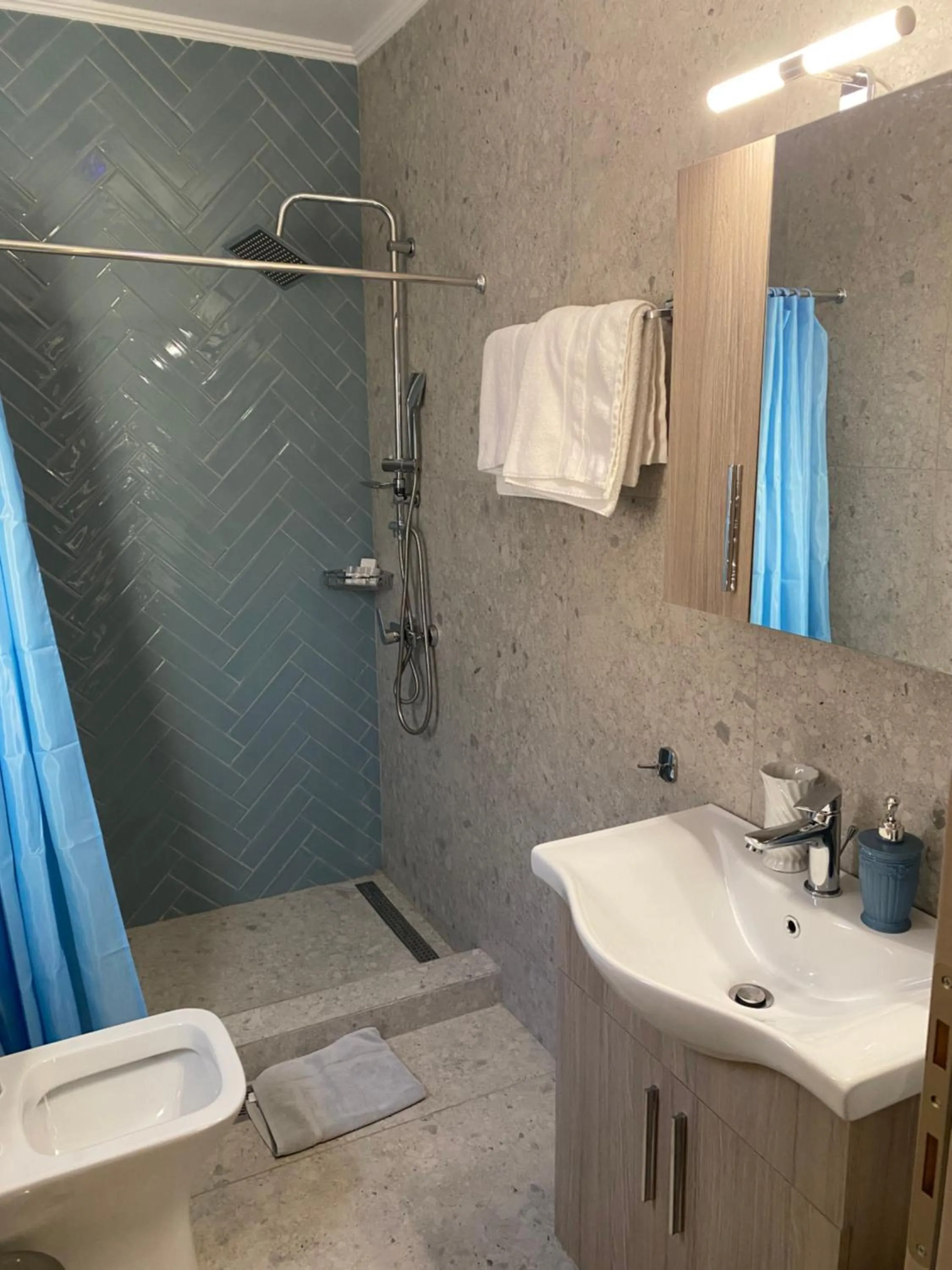 Le Bijou Luxury Rooms & Suites