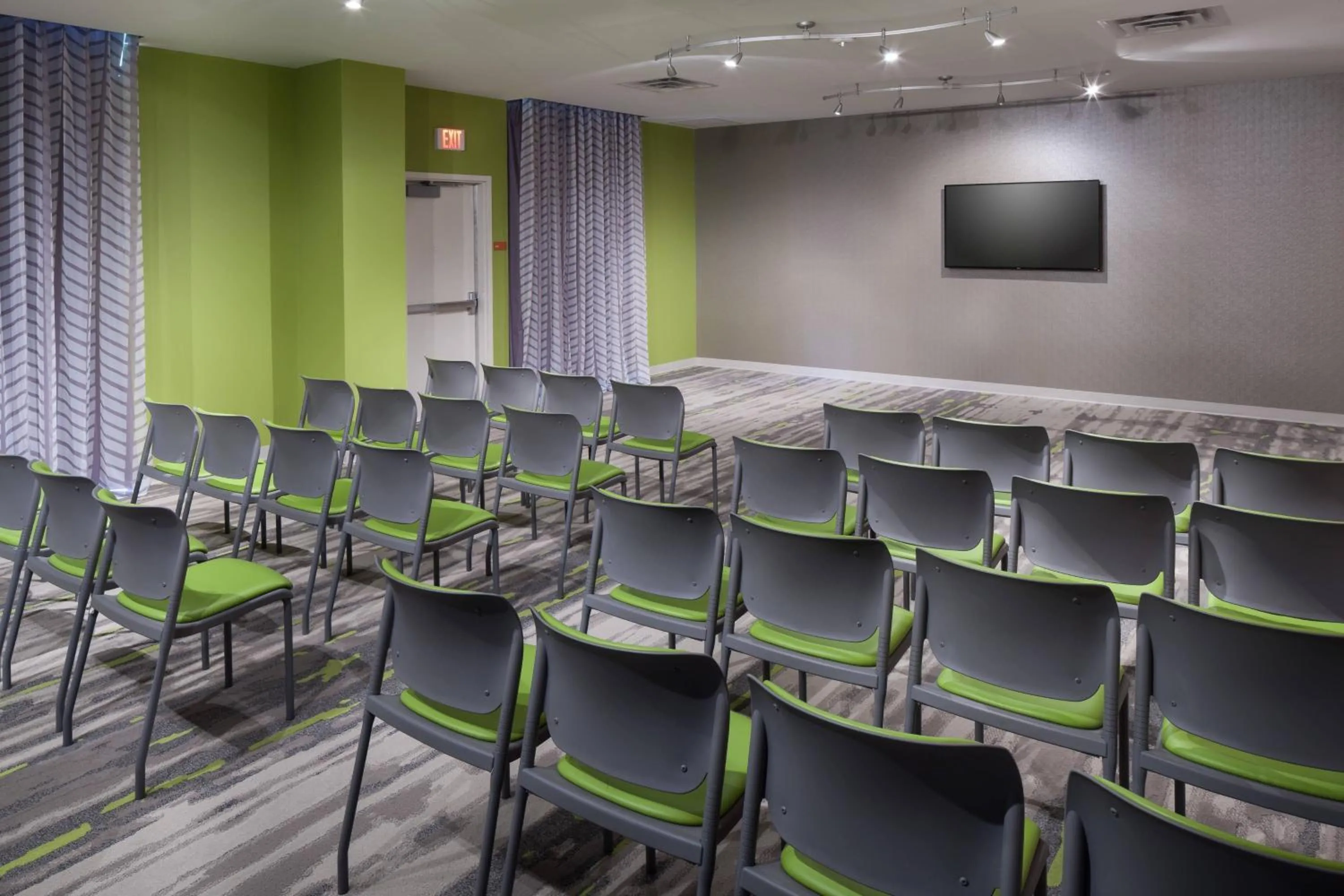Meeting/conference room in TownePlace Suites by Marriott Orlando at SeaWorld