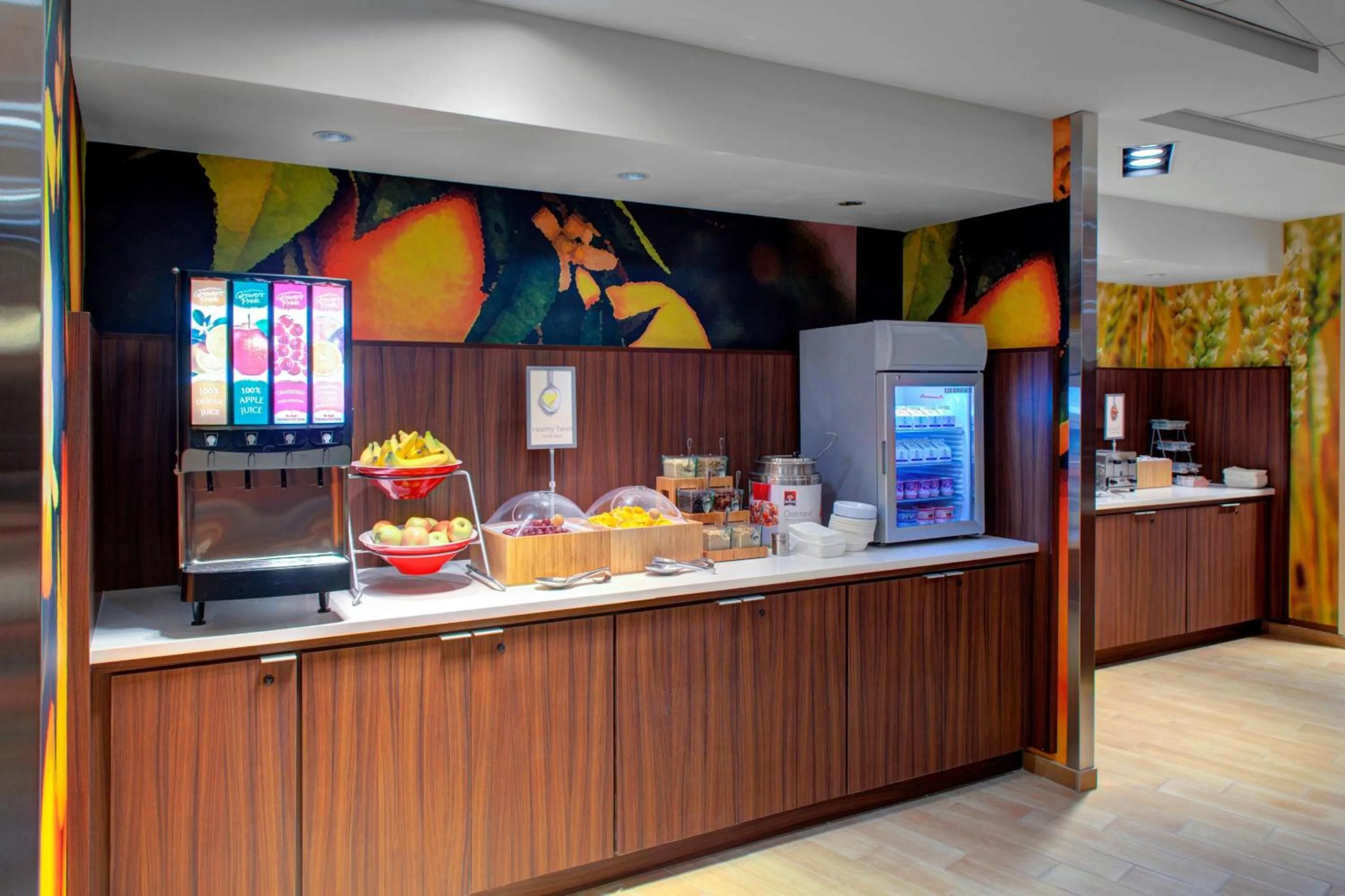 Breakfast in Fairfield Inn & Suites by Marriott Hollister