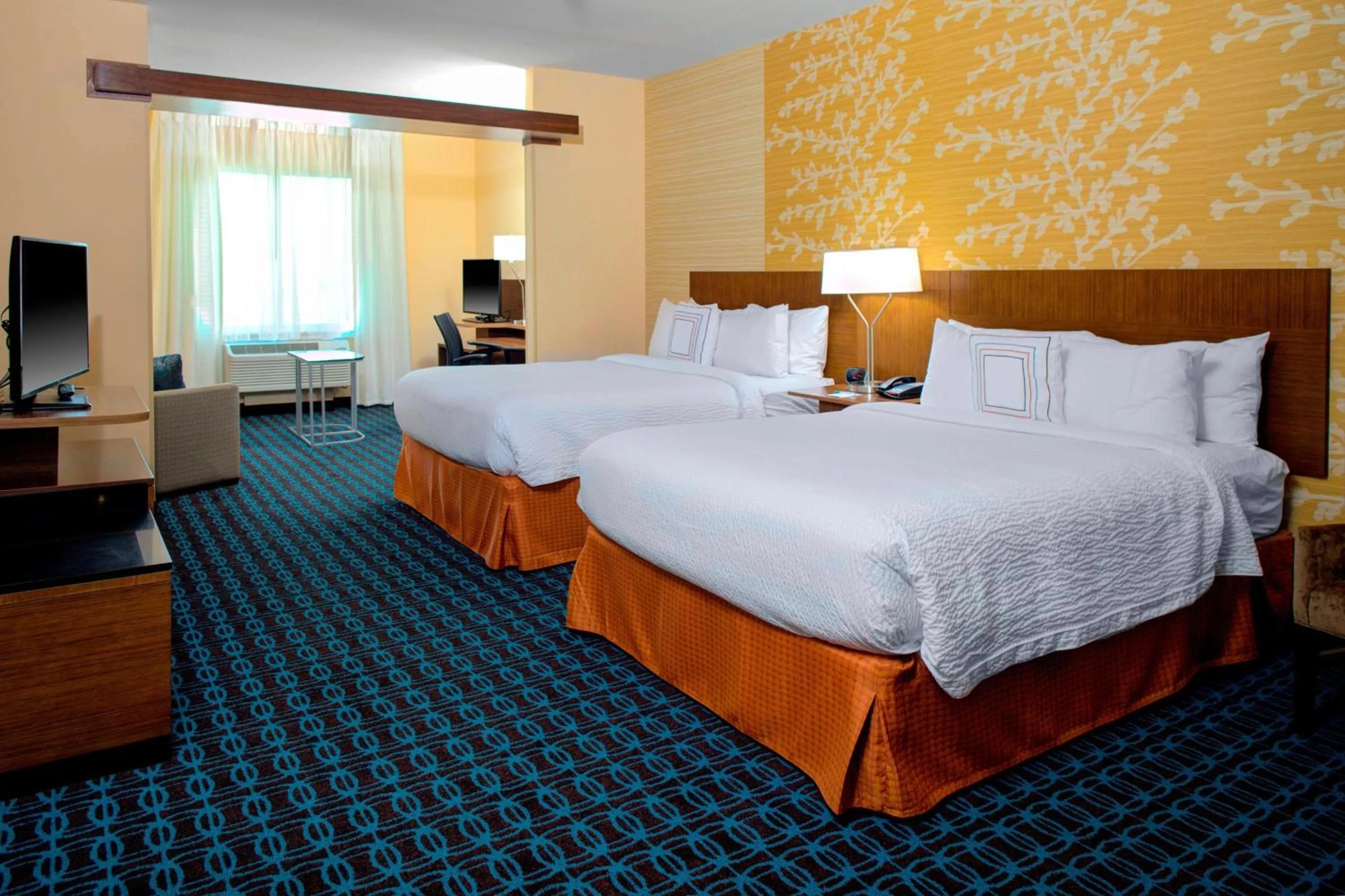 Bedroom, Bed in Fairfield Inn & Suites by Marriott Hollister