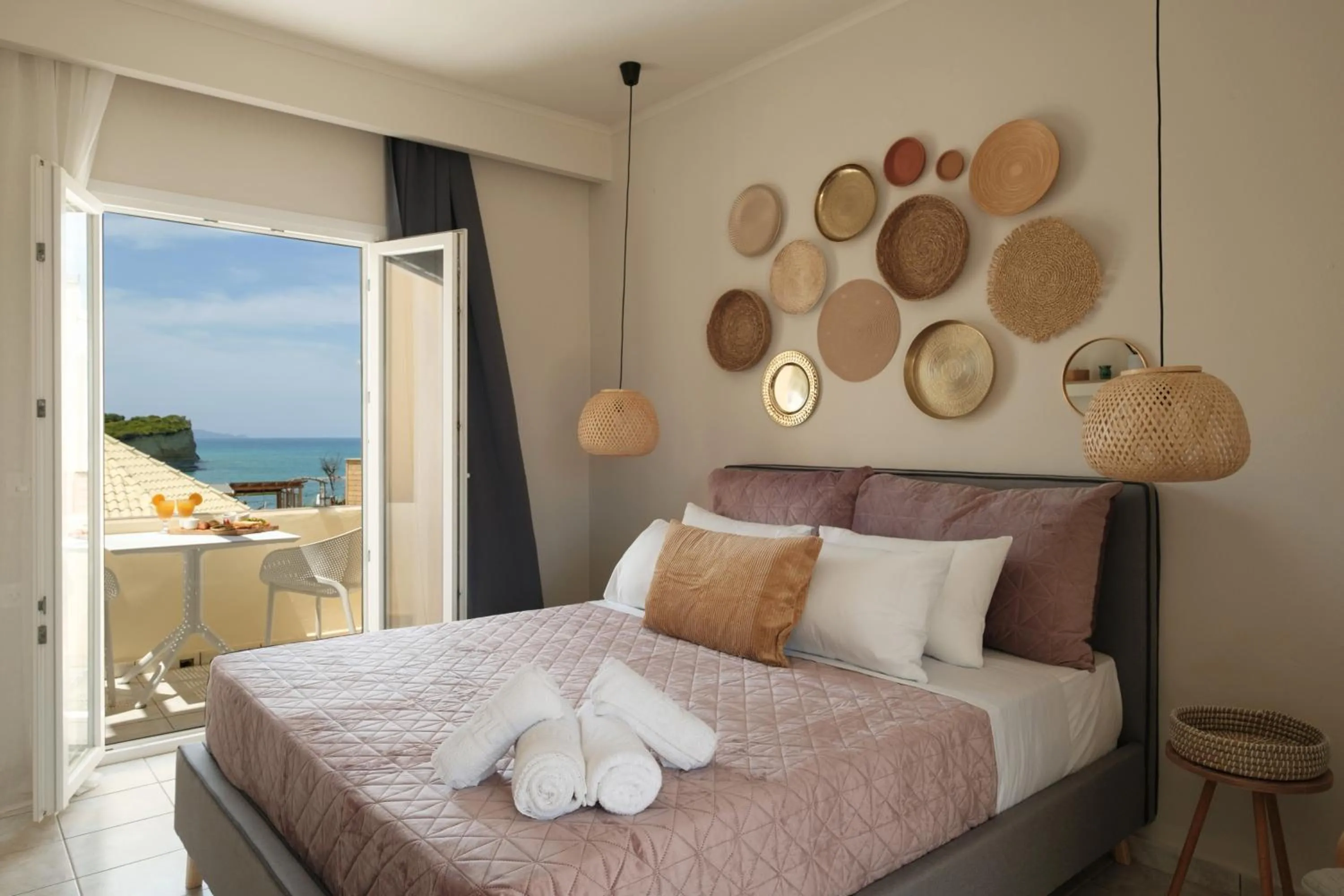 Bed in Del Mare Beach Hotel