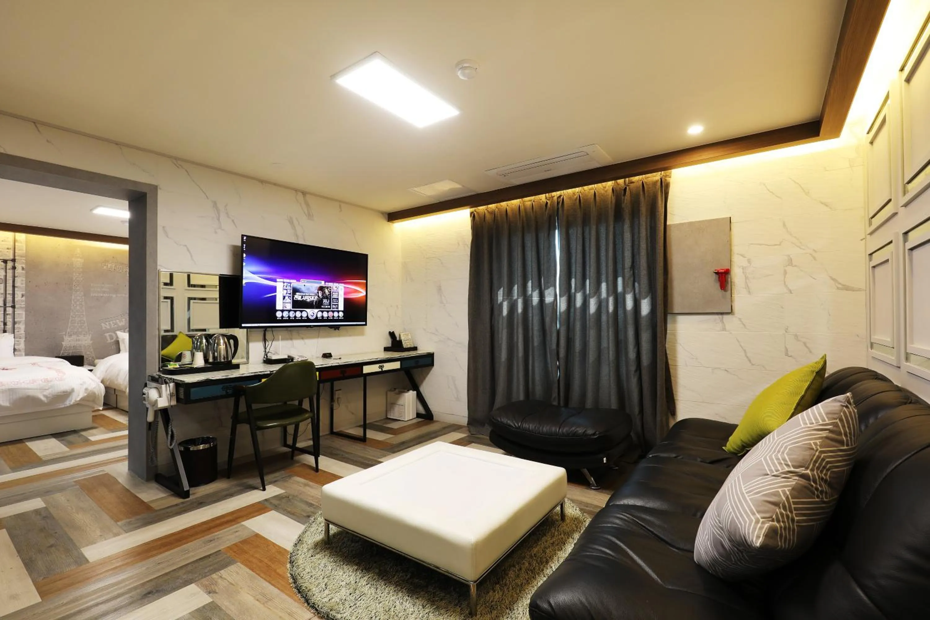 Living room, Bed in Hotel Mondavi