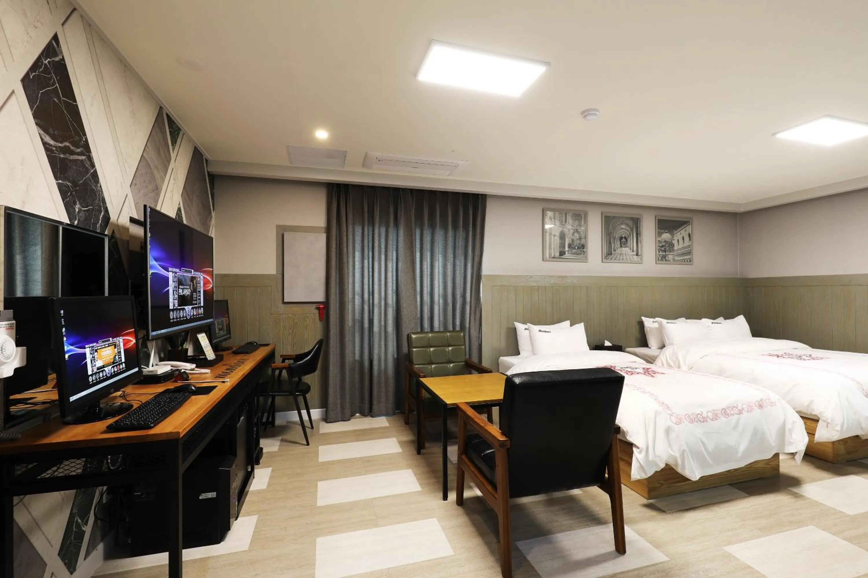 Photo of the whole room, Bed in Hotel Mondavi