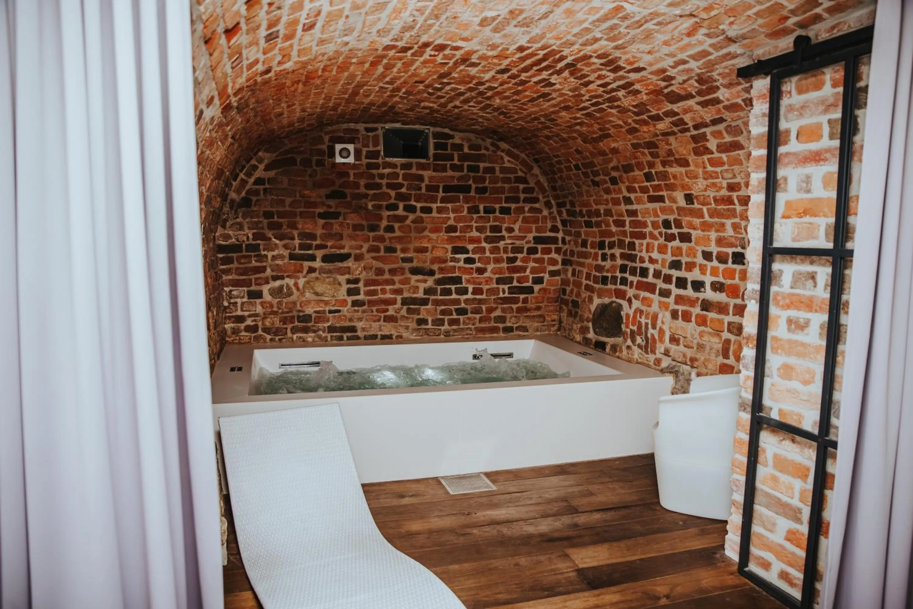 Hot Tub in Hotel Nicolaus