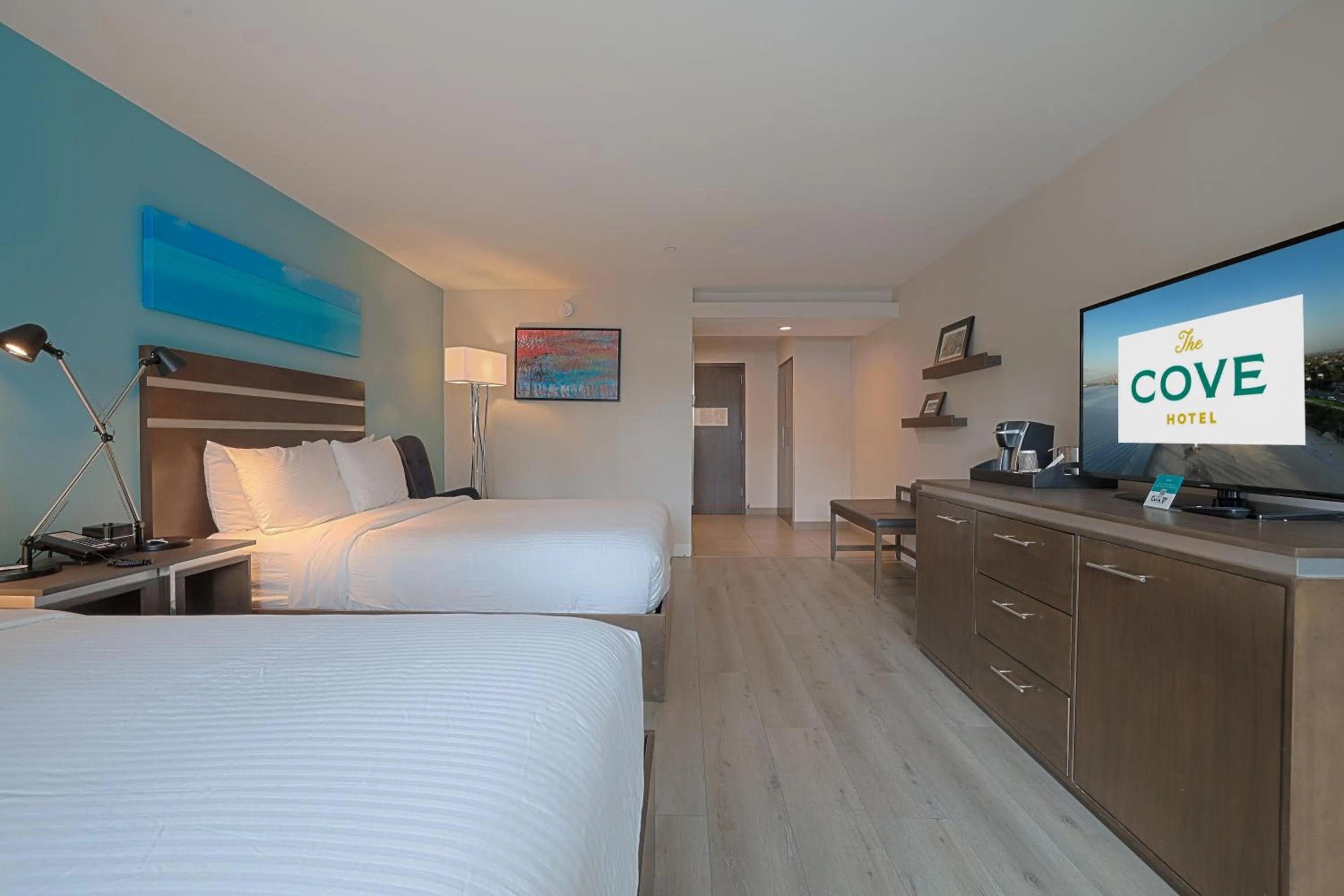 Photo of the whole room, Bed in The Cove Hotel