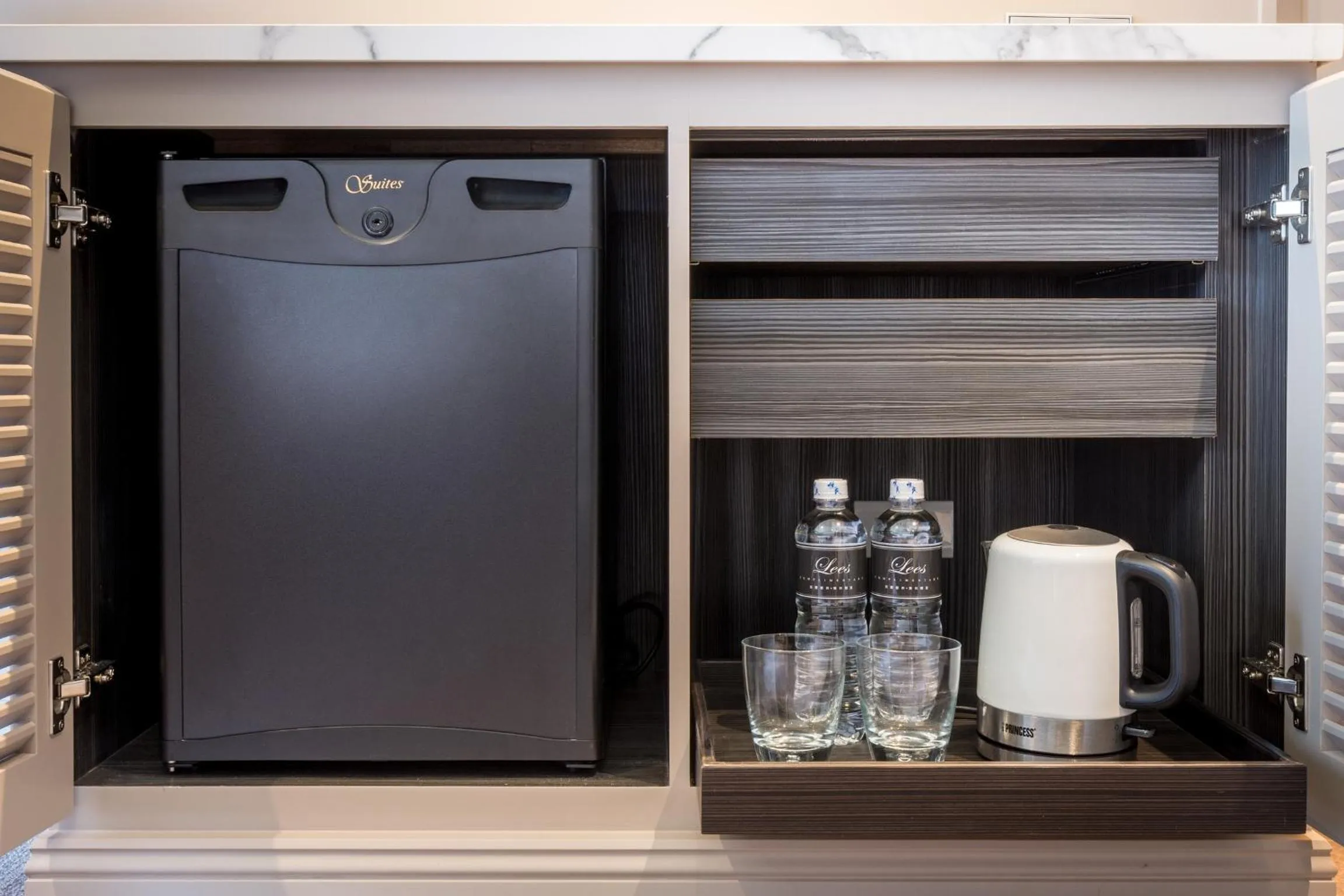 Coffee/tea facilities in Park Lees Hotel