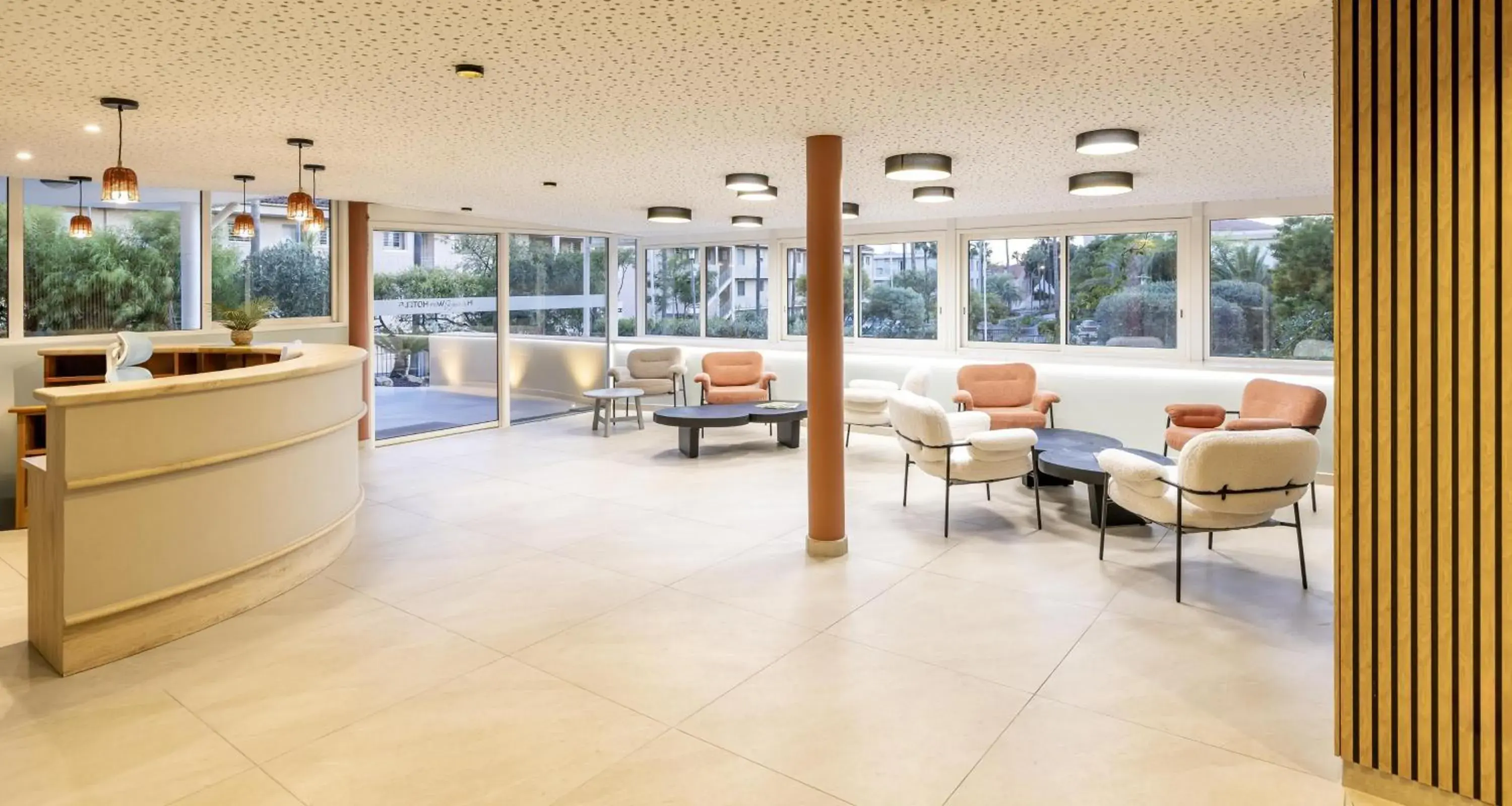 Lobby or reception in Best Western Plus Sanary Lobby or reception in Best Western Plus Sanary